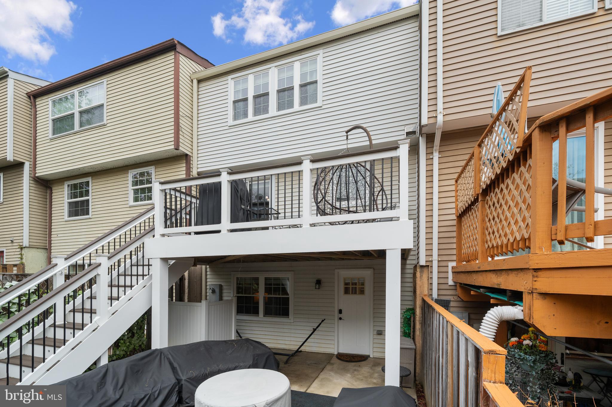 COURTS OF TYSONS - Residential