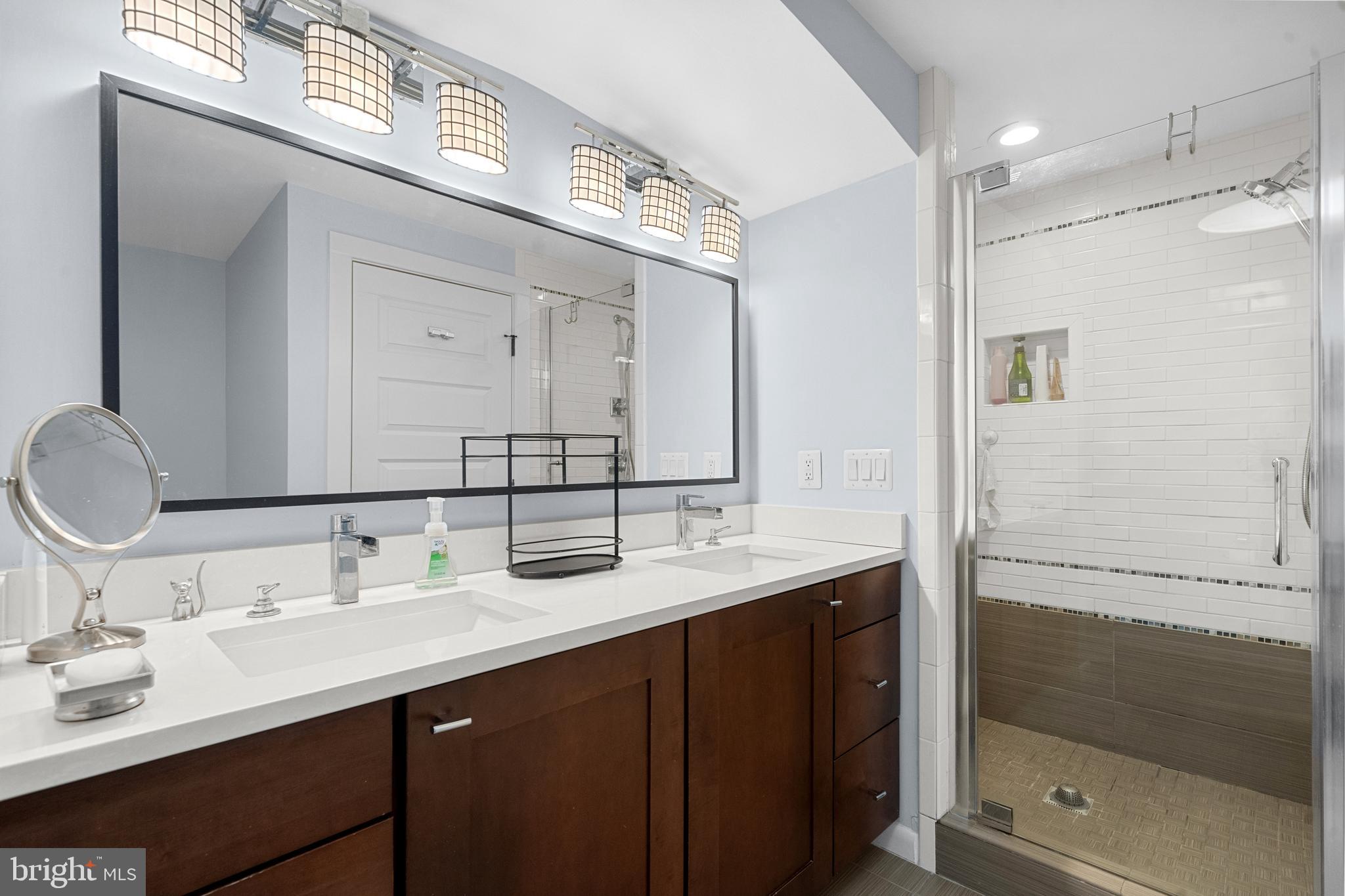 COURTS OF TYSONS - Residential