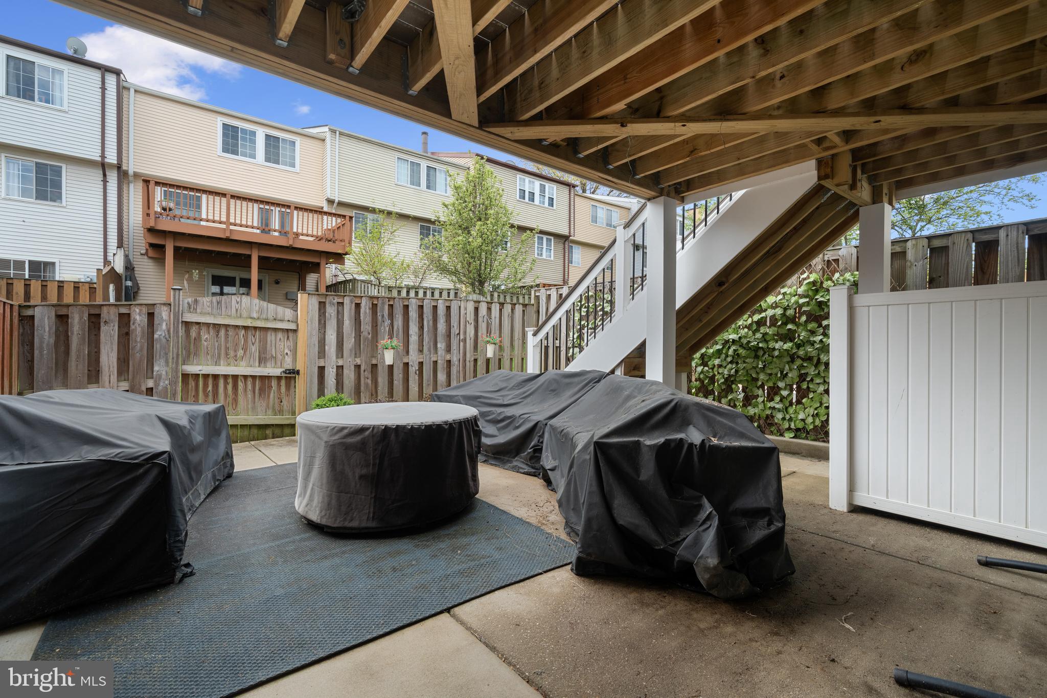 COURTS OF TYSONS - Residential