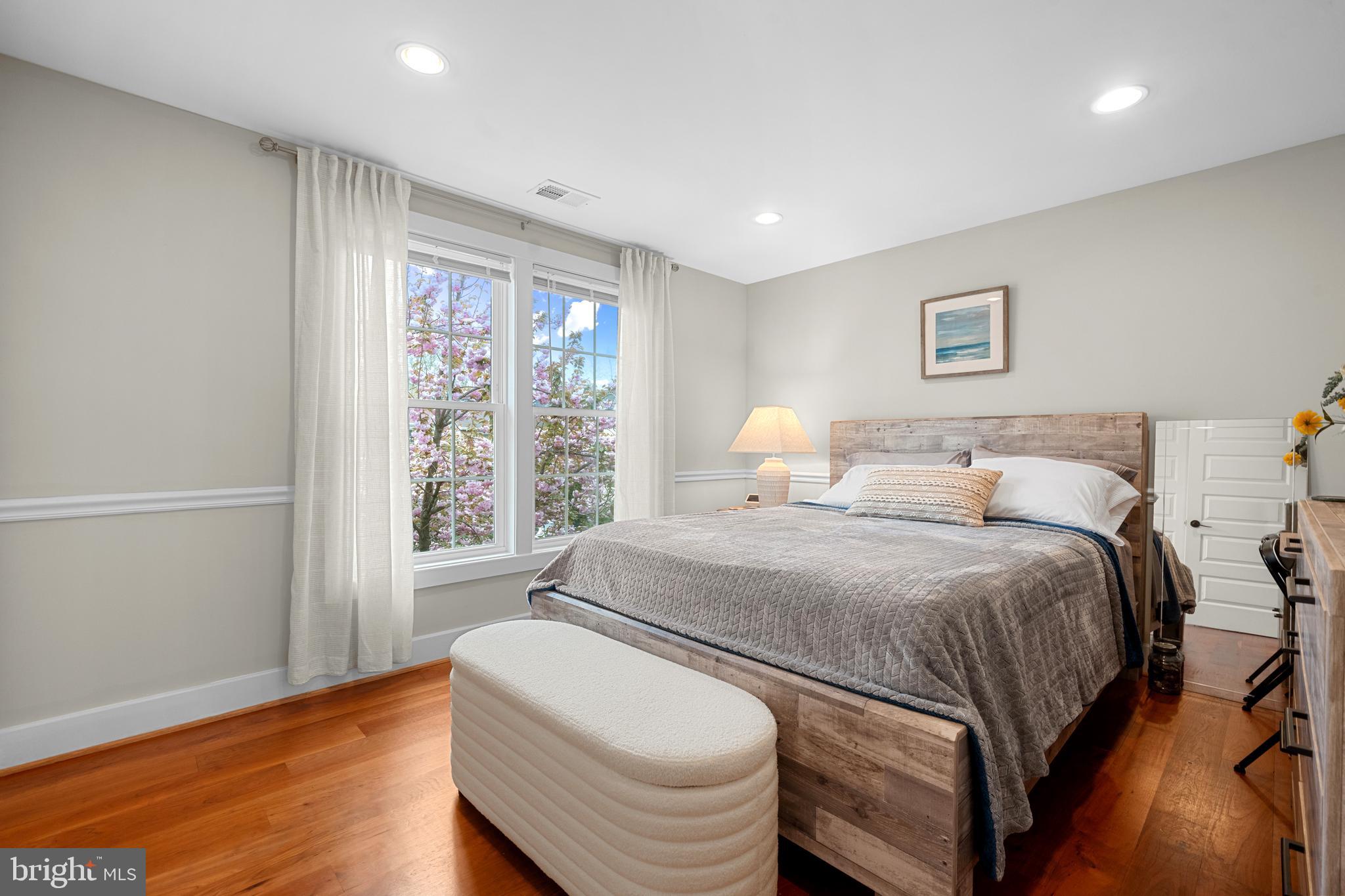 COURTS OF TYSONS - Residential