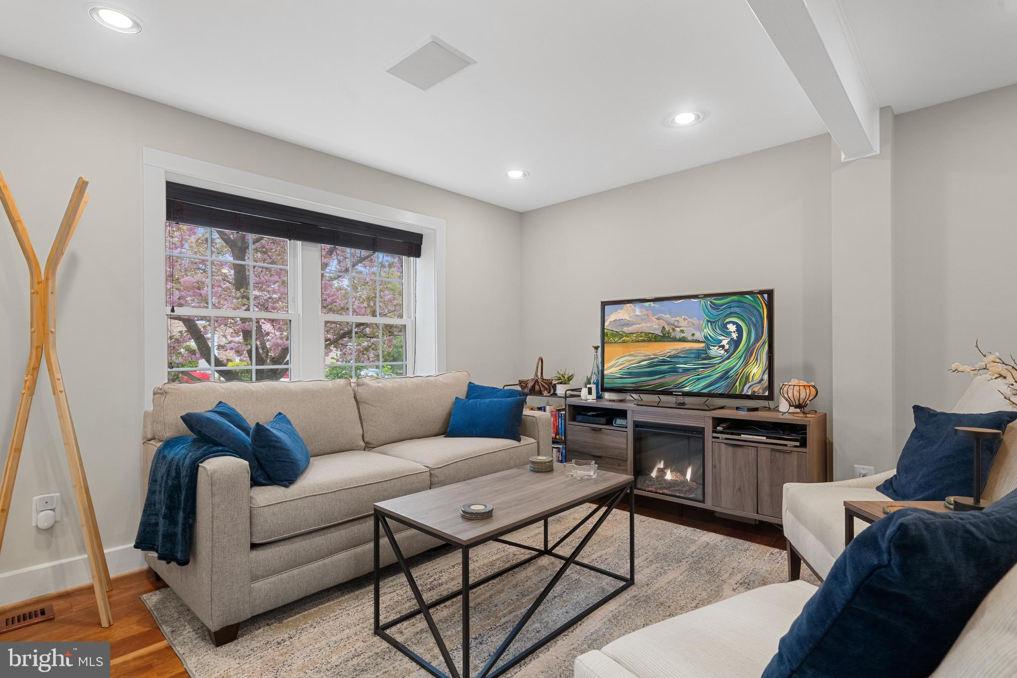 COURTS OF TYSONS - Residential