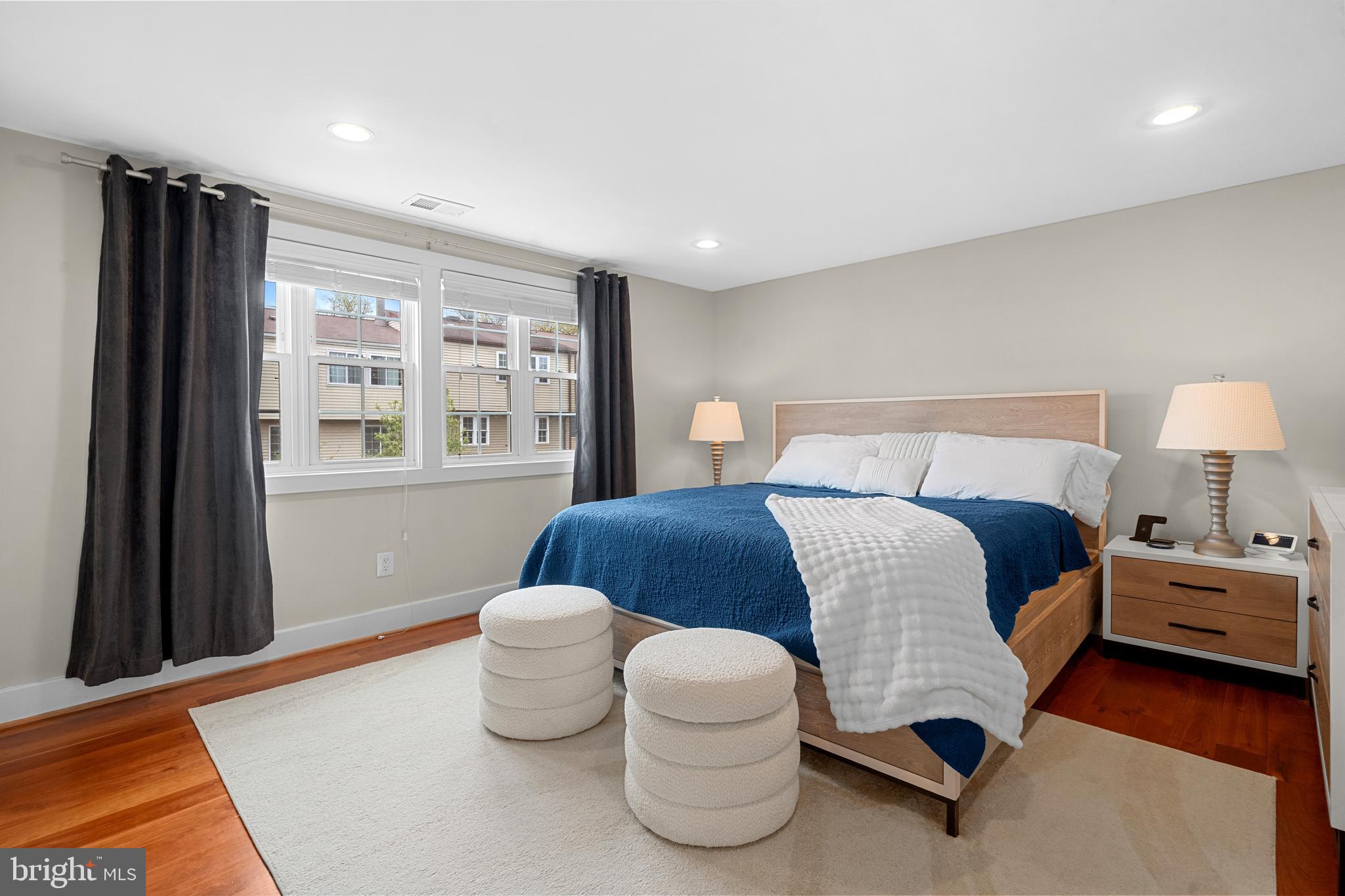 COURTS OF TYSONS - Residential