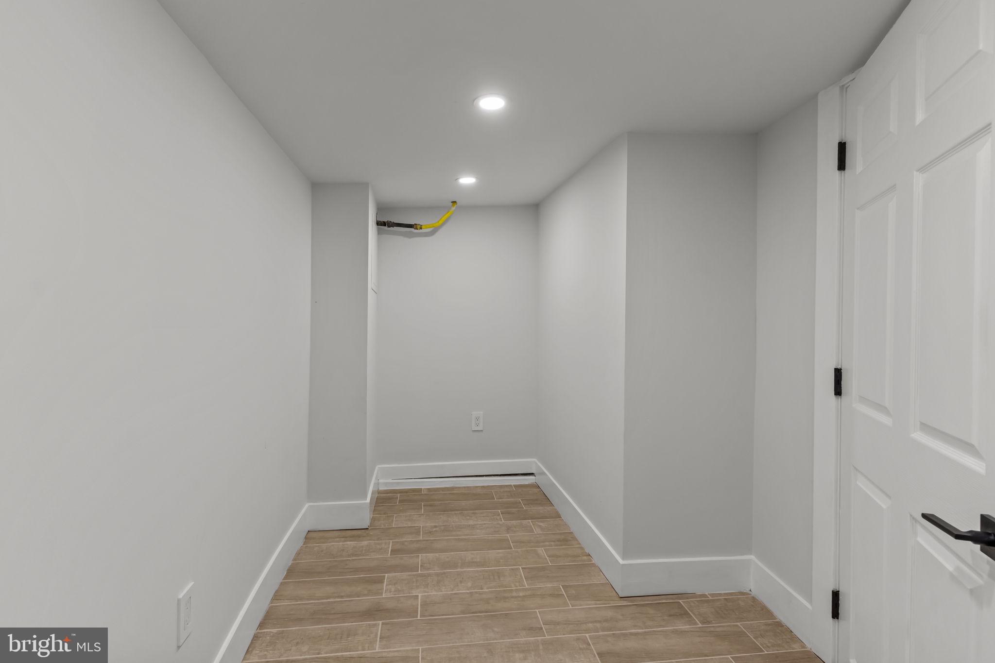 ELMWOOD PARK - Residential