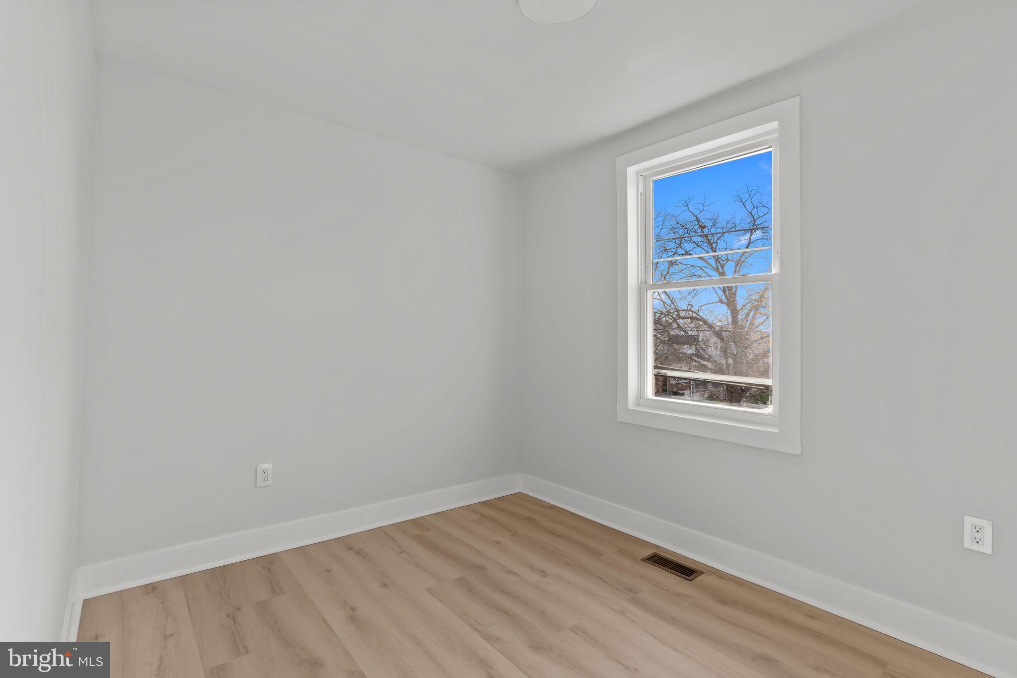 ELMWOOD PARK - Residential