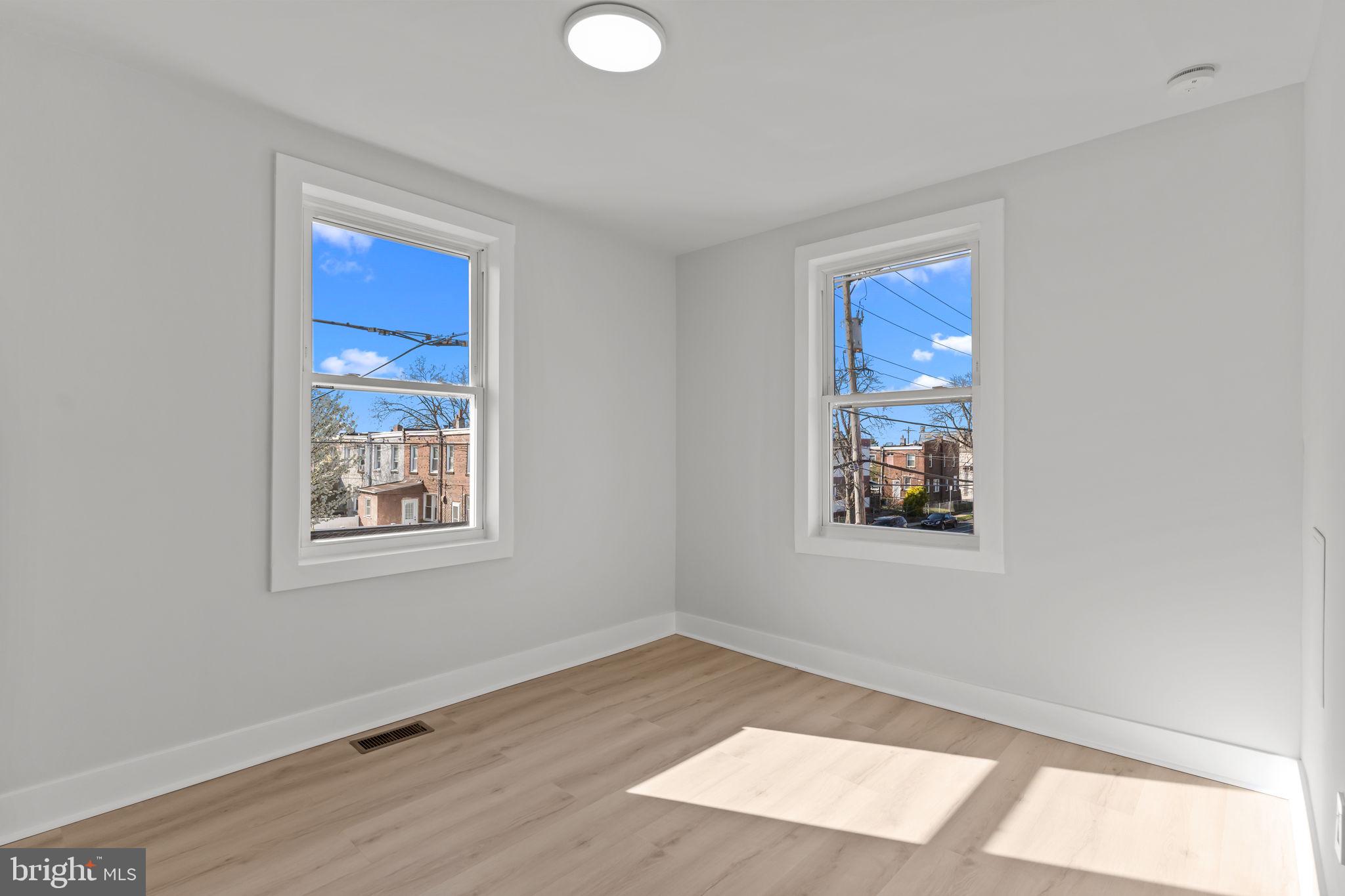 ELMWOOD PARK - Residential