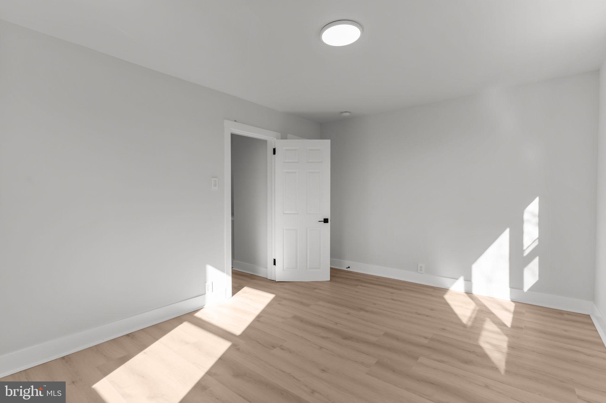 ELMWOOD PARK - Residential