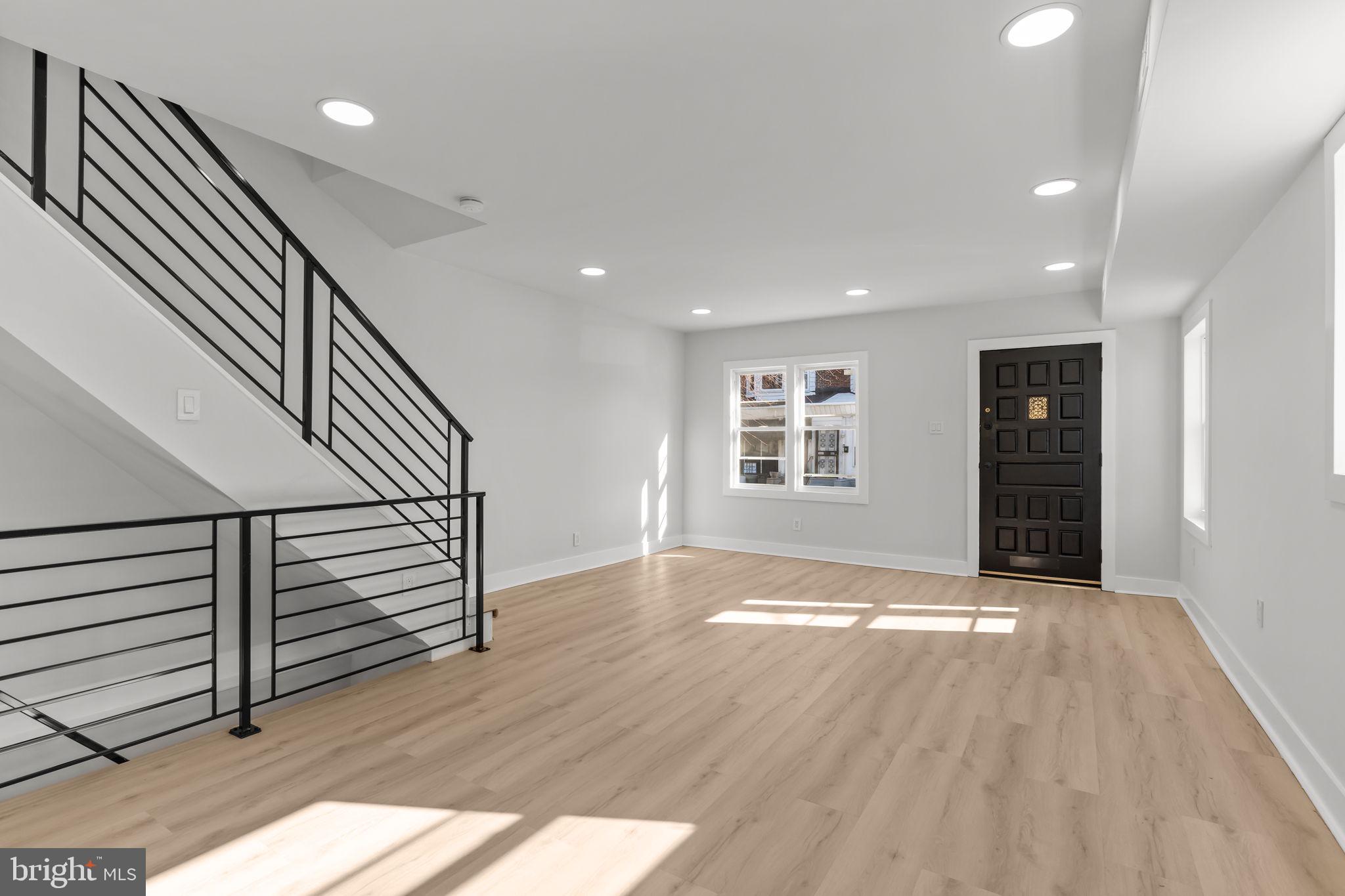 ELMWOOD PARK - Residential