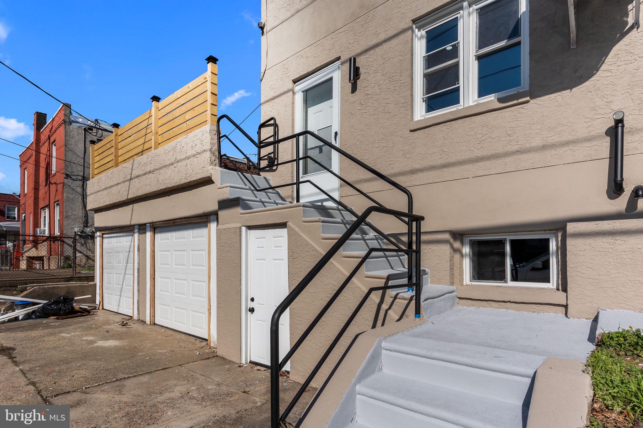 ELMWOOD PARK - Residential