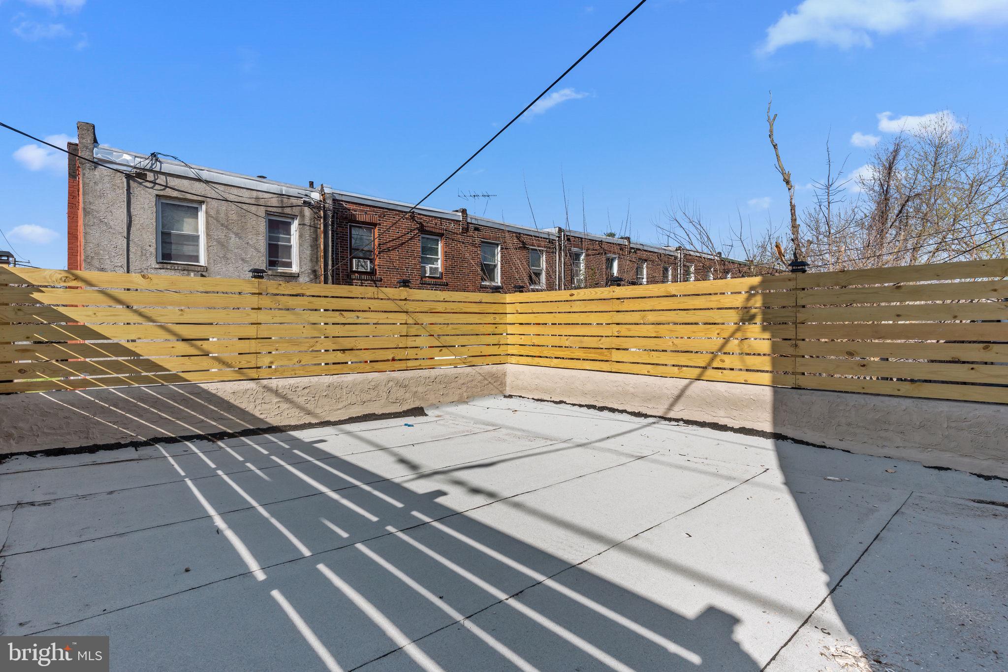 ELMWOOD PARK - Residential