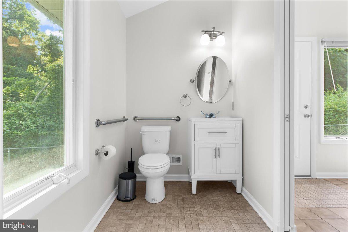 WEST ANNAPOLIS - Residential Lease