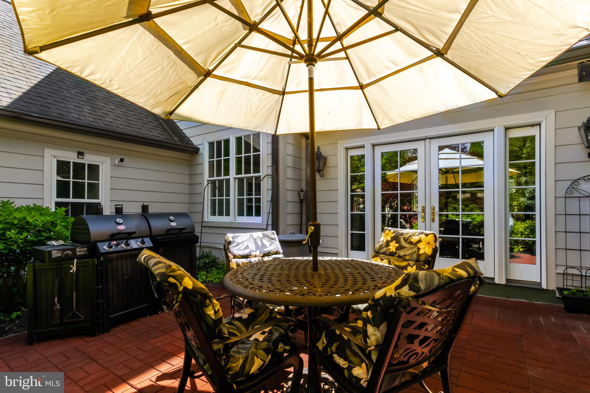 STRAWBRIDGE COURT - Residential