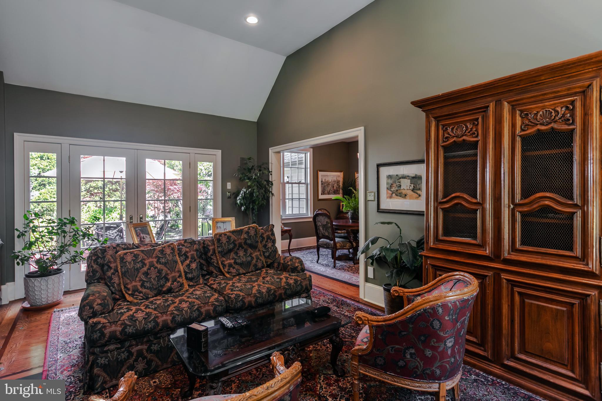 STRAWBRIDGE COURT - Residential