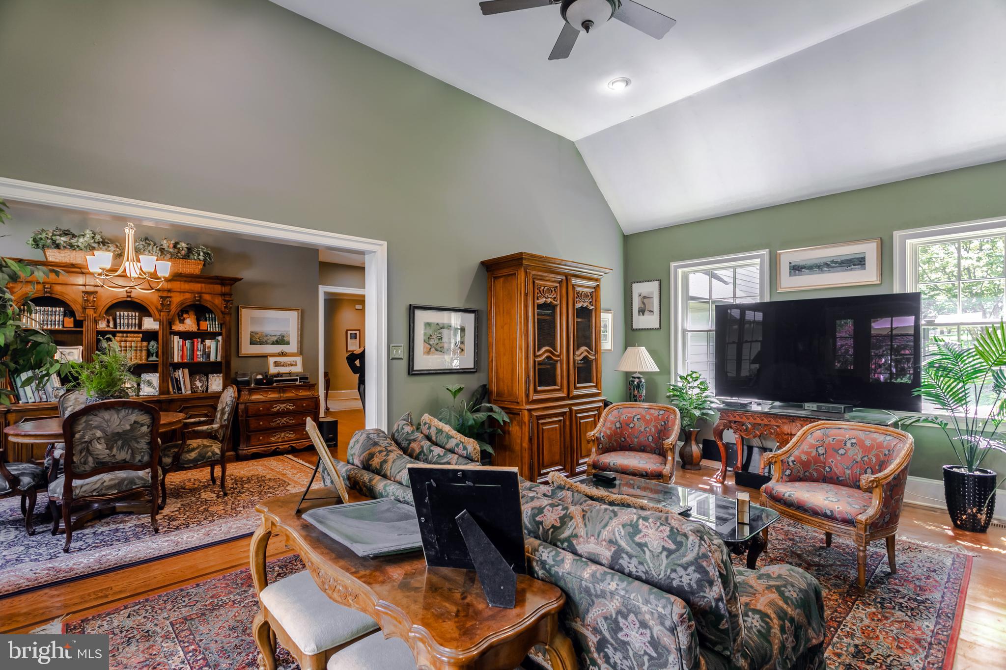 STRAWBRIDGE COURT - Residential