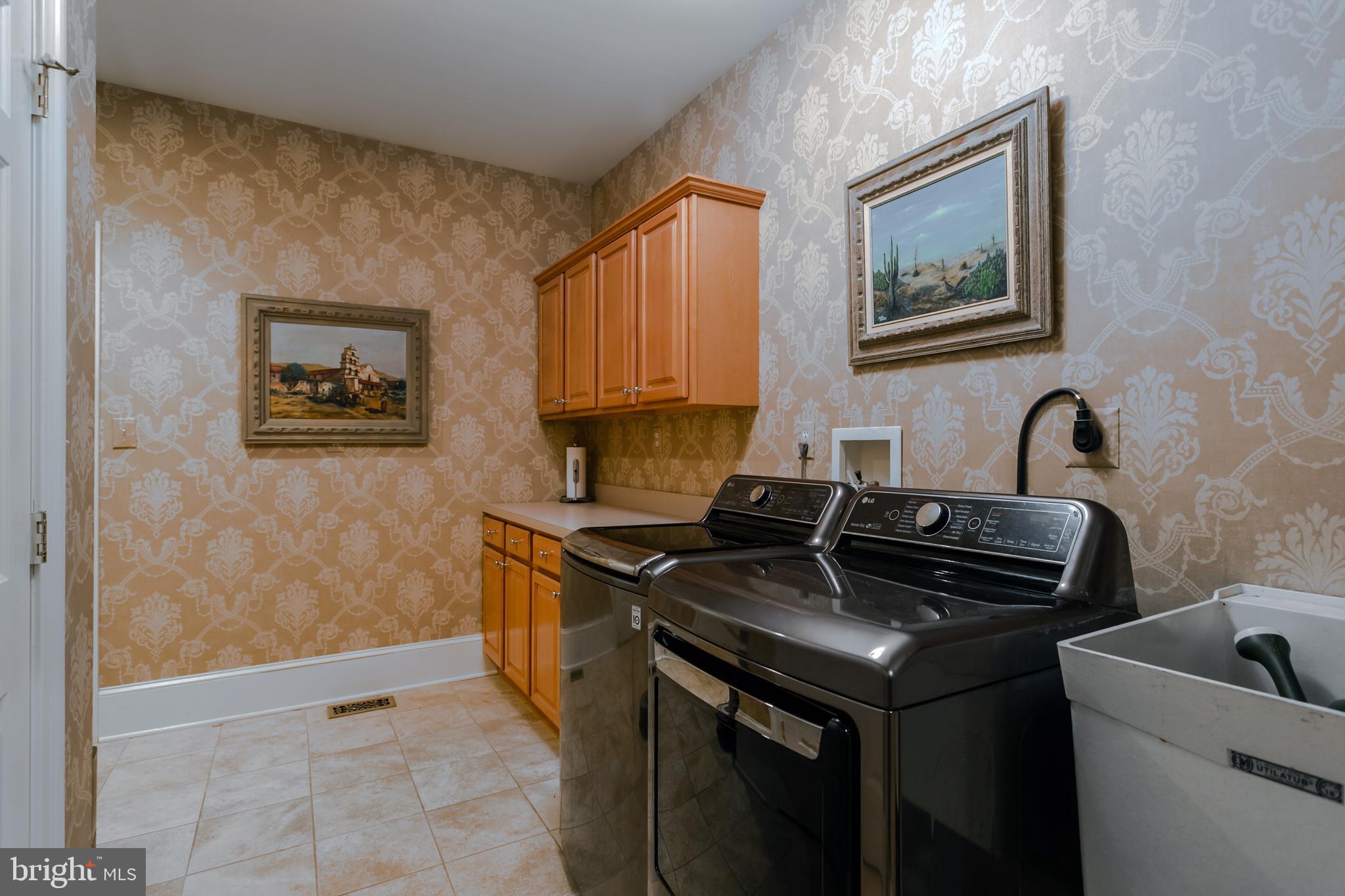 STRAWBRIDGE COURT - Residential