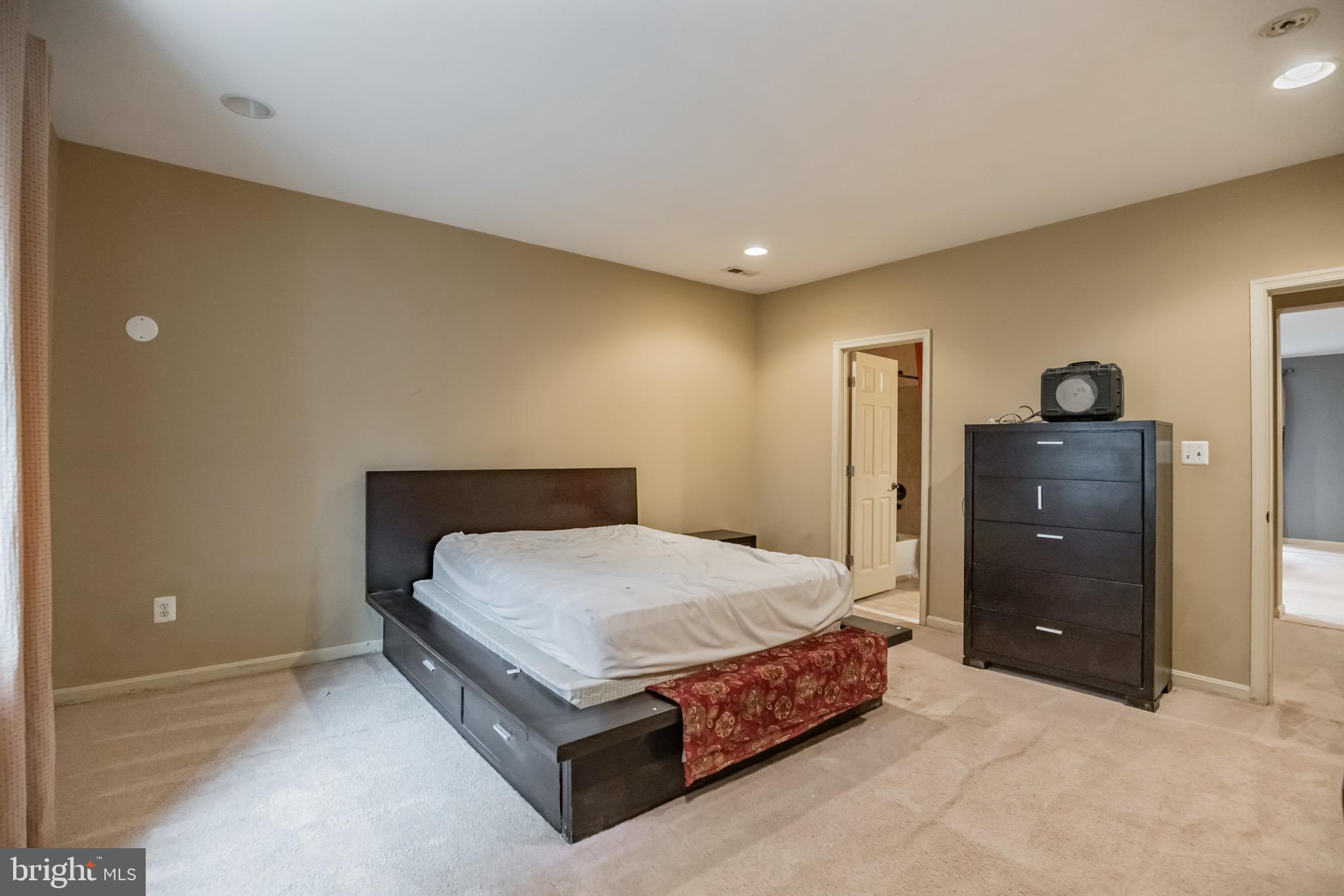 MIDDLETOWN WOODS - Residential