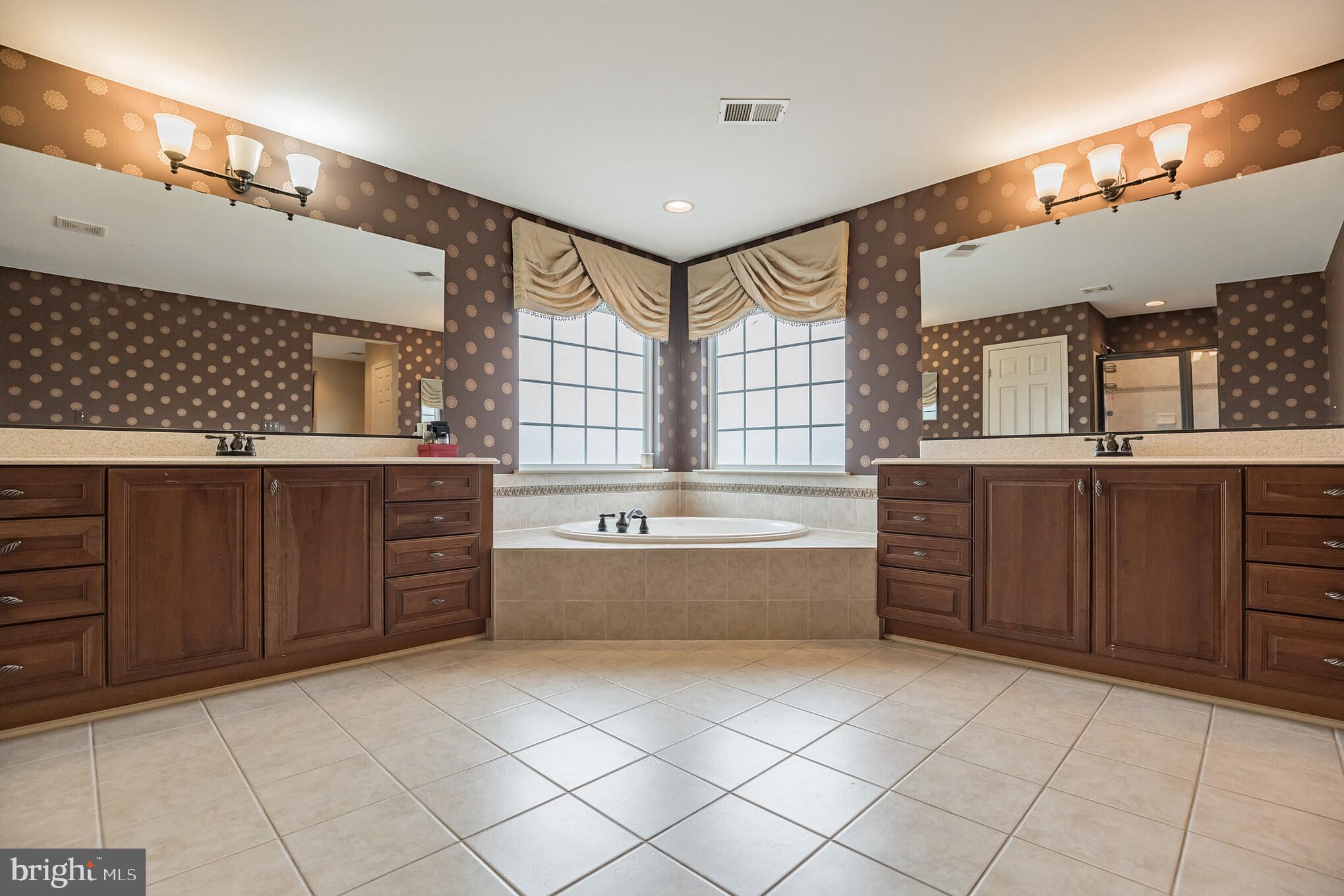 MIDDLETOWN WOODS - Residential