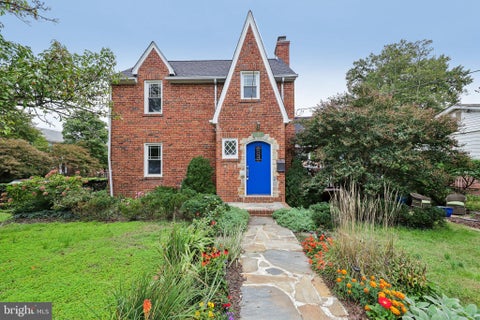 Photo of 1401 S Monroe Street S, ARLINGTON, VA 22204 (MLS # VAAR2080084)