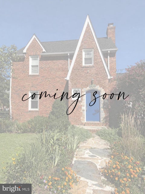 Photo of 1401 S Monroe Street S, ARLINGTON, VA 22204 (MLS # VAAR2080084)