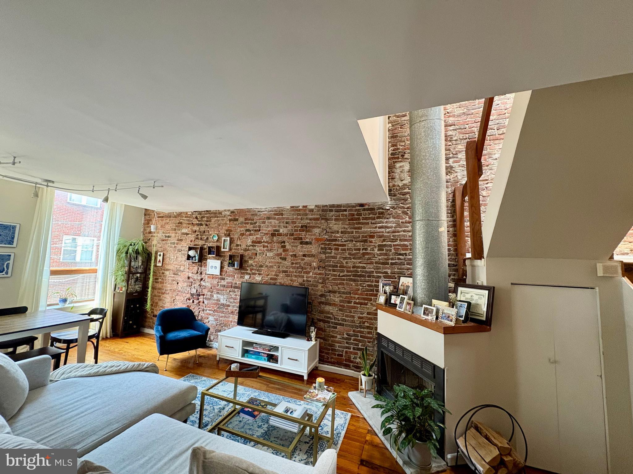 BELLA VISTA - Residential Lease