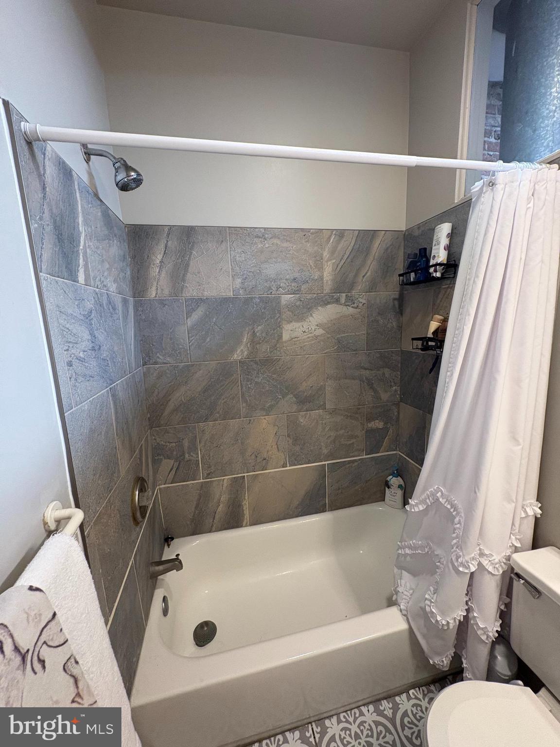 BELLA VISTA - Residential Lease