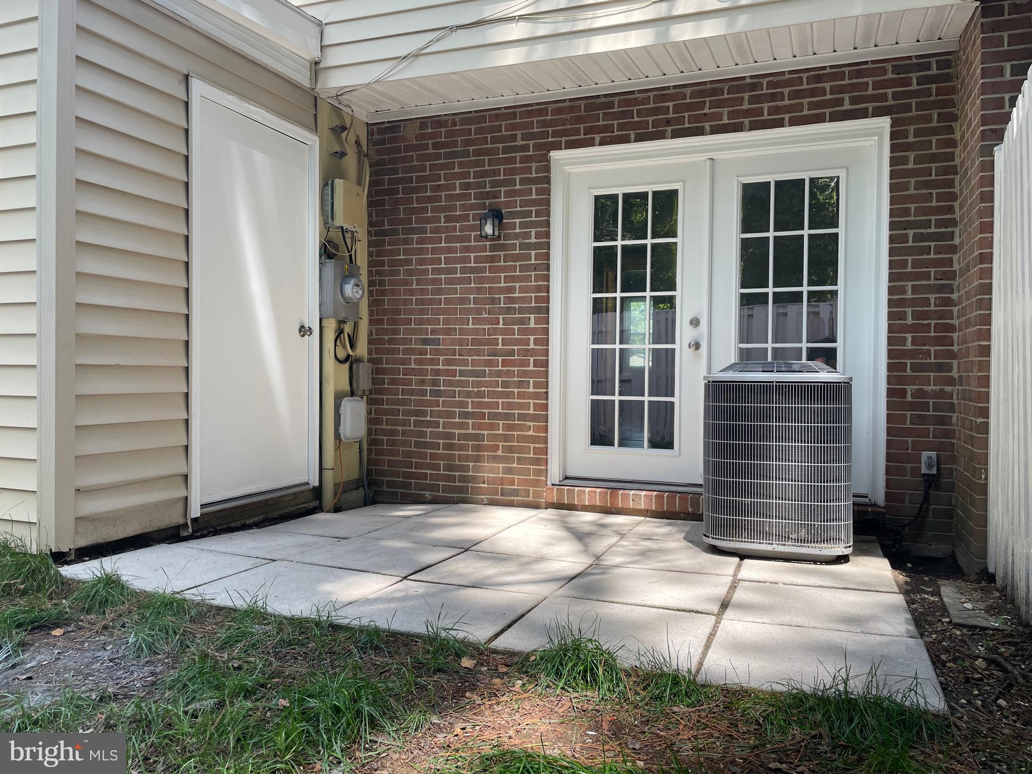 OAK MANOR TWN HSE CONDO - Residential