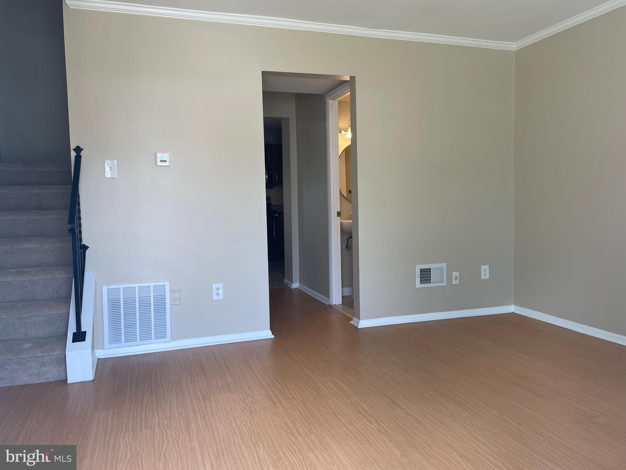 OAK MANOR TWN HSE CONDO - Residential