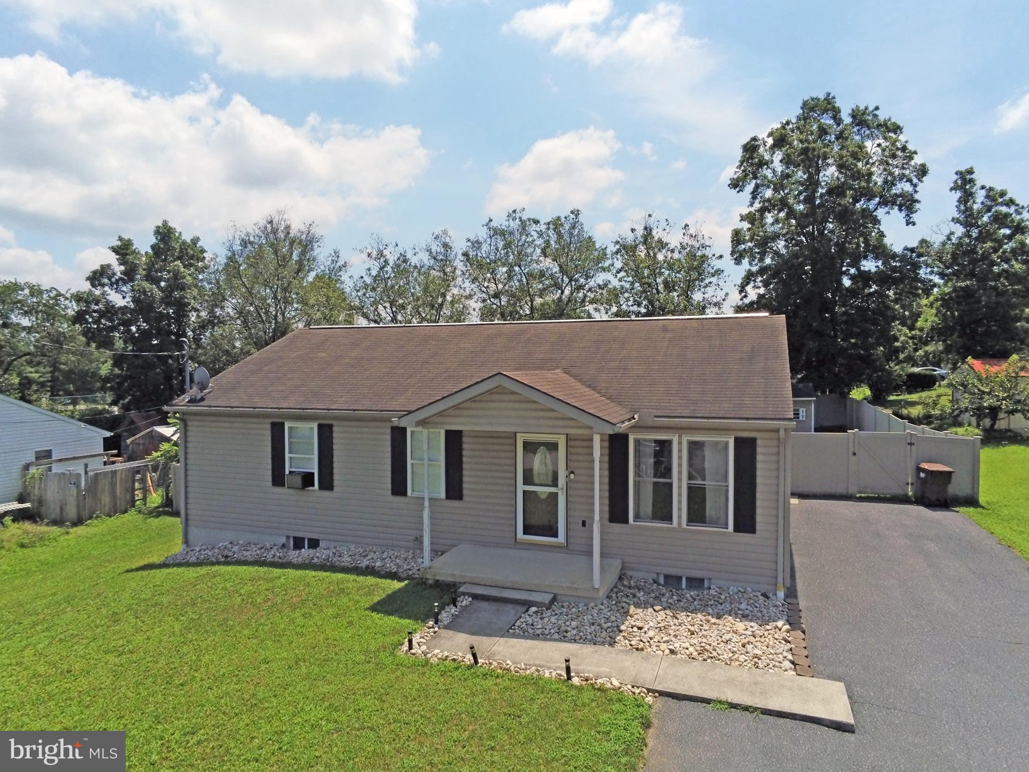 GREAT IN-TOWN RANCHER! Built in 2003. Open combo floorplan. Galley kitchen with attached dining area. 3 bedrooms, central air. 4th bedroom/finished room in basement. This is a very nice property. Fenced yard area. Poured concrete foundation. Move in ready. All financing types, 30 to 45 day occupancy! Close to Borough yet Hamilton Township.