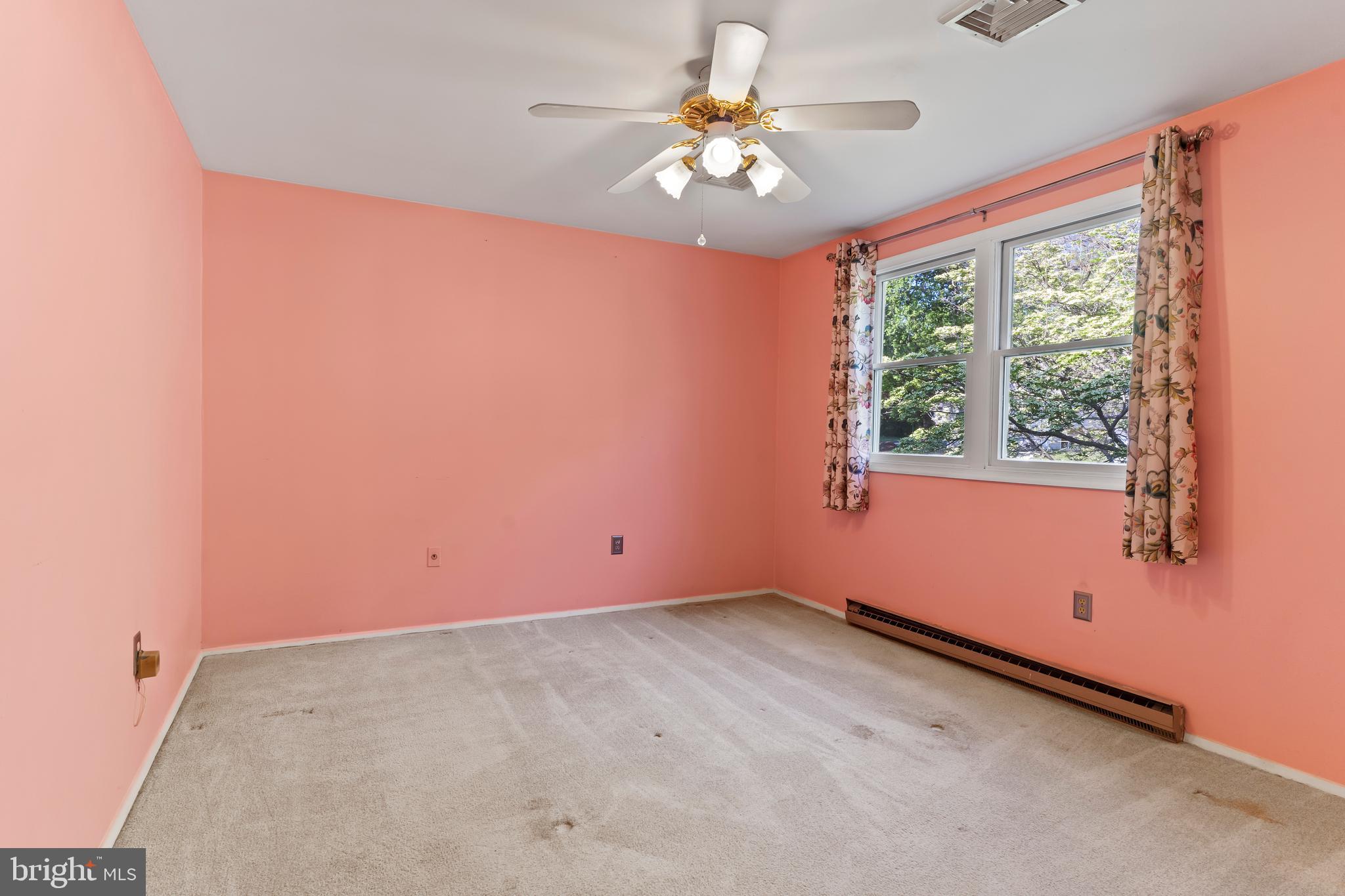 CENTER SQUARE MANOR - Residential