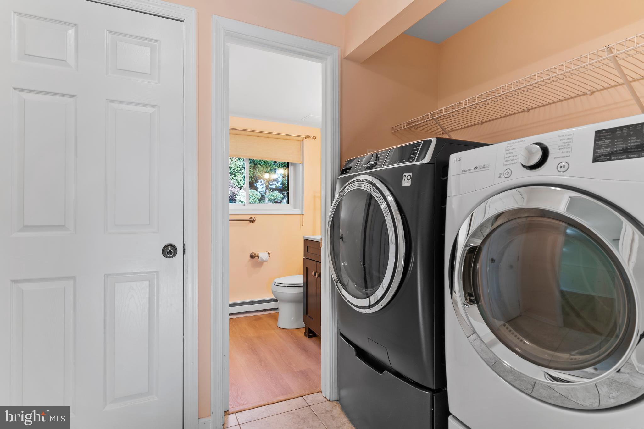 CENTER SQUARE MANOR - Residential