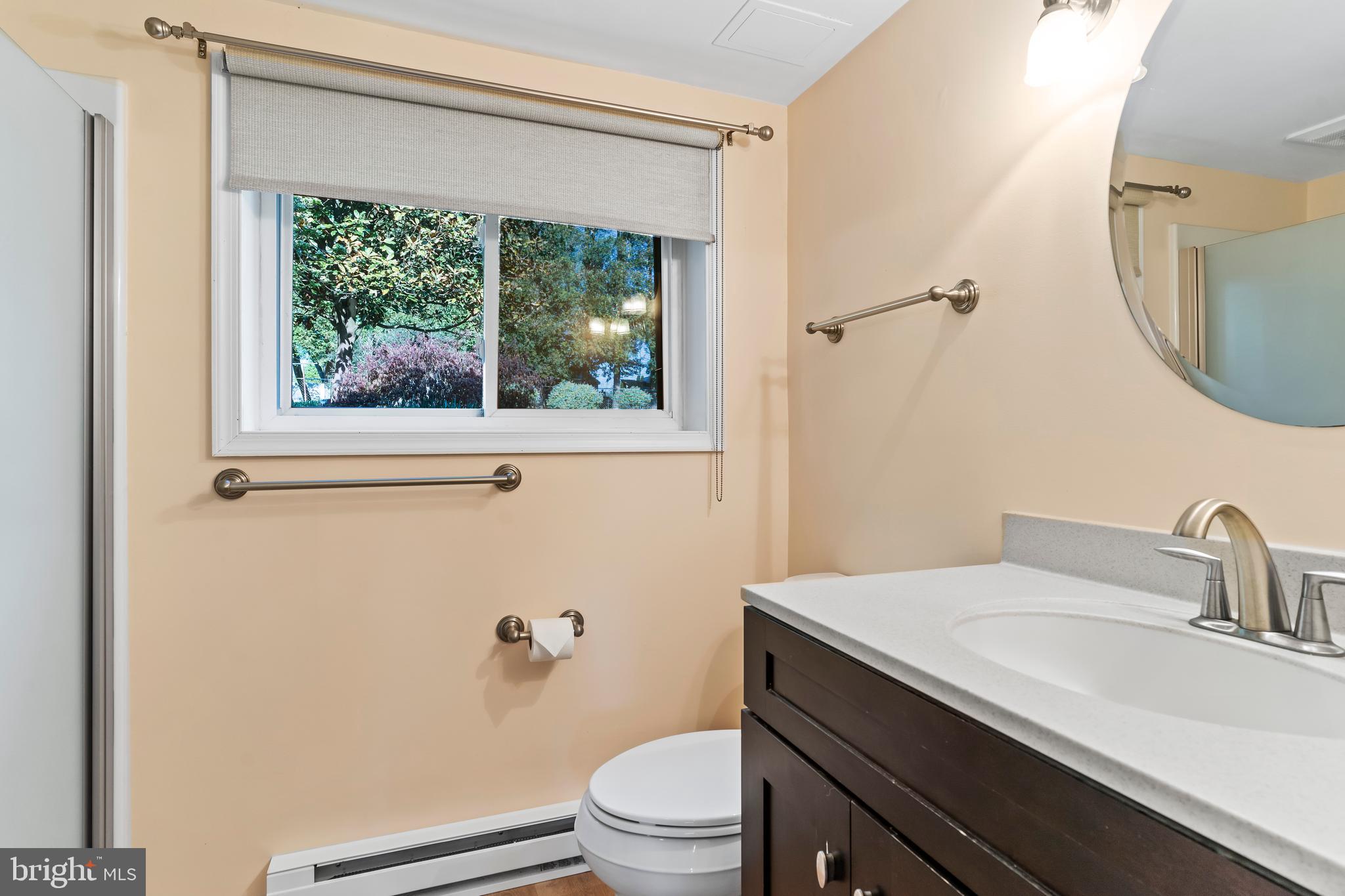 CENTER SQUARE MANOR - Residential