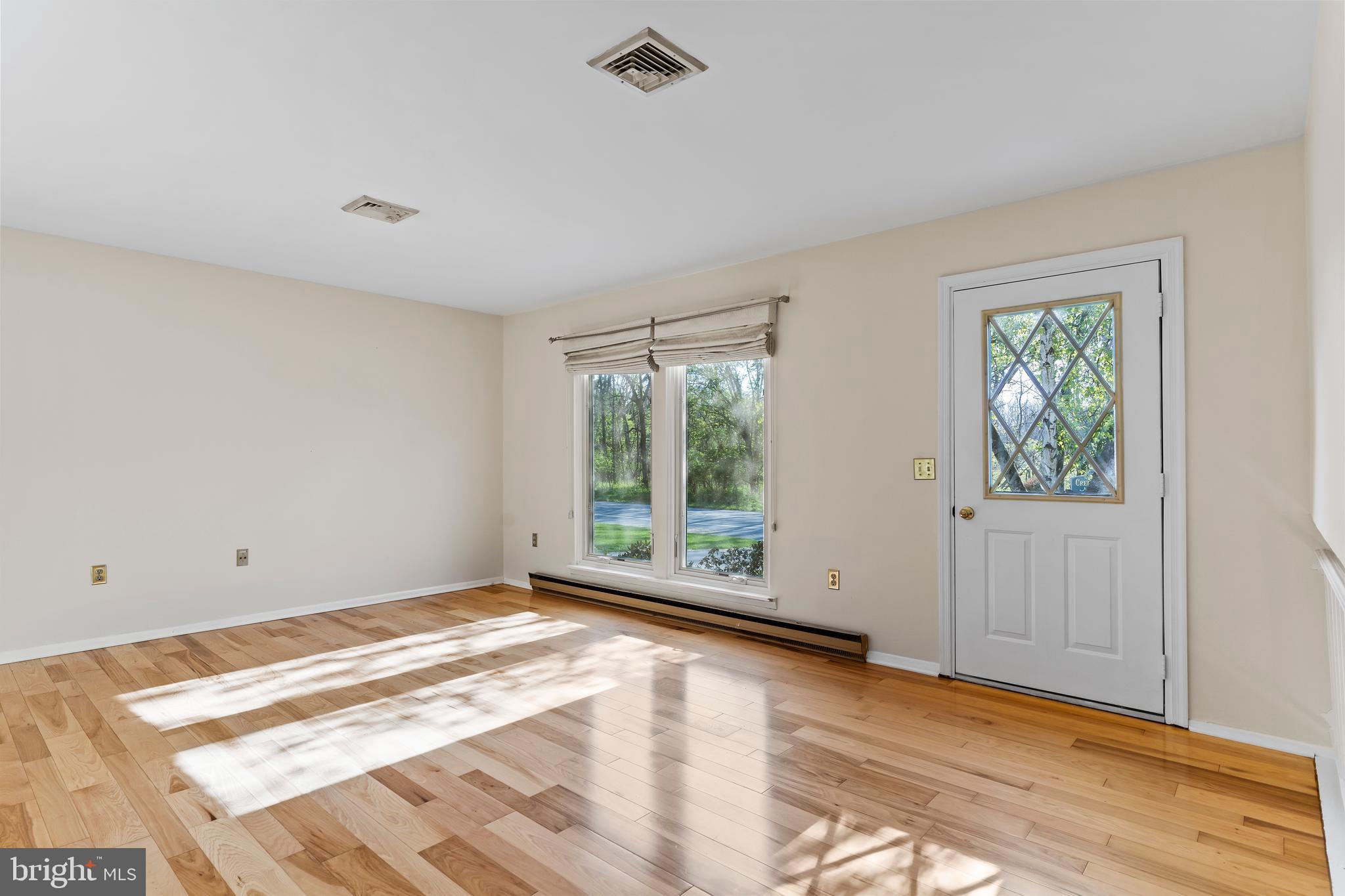 CENTER SQUARE MANOR - Residential