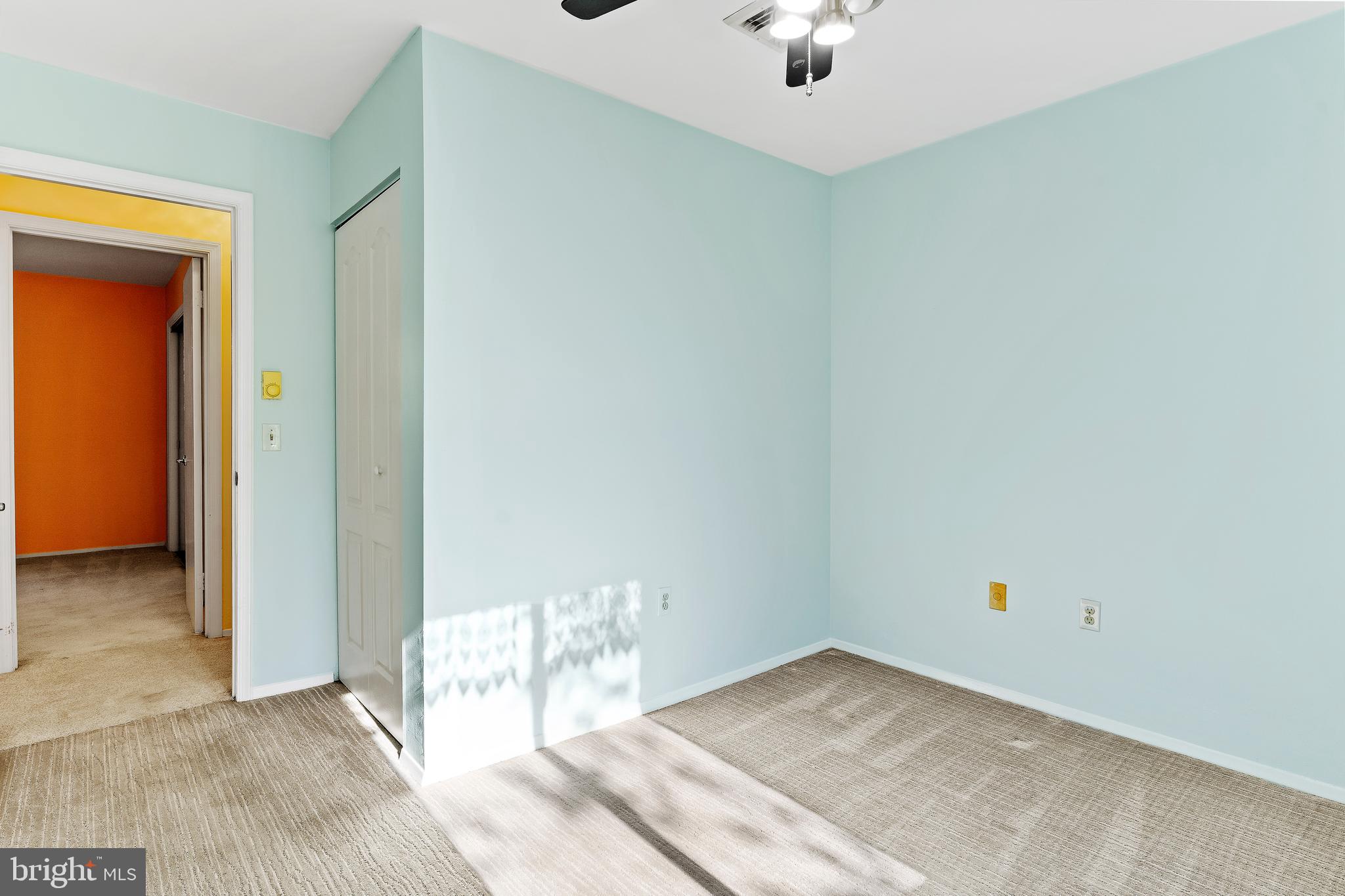 CENTER SQUARE MANOR - Residential