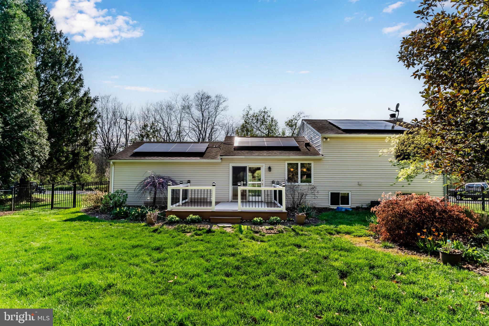 CENTER SQUARE MANOR - Residential