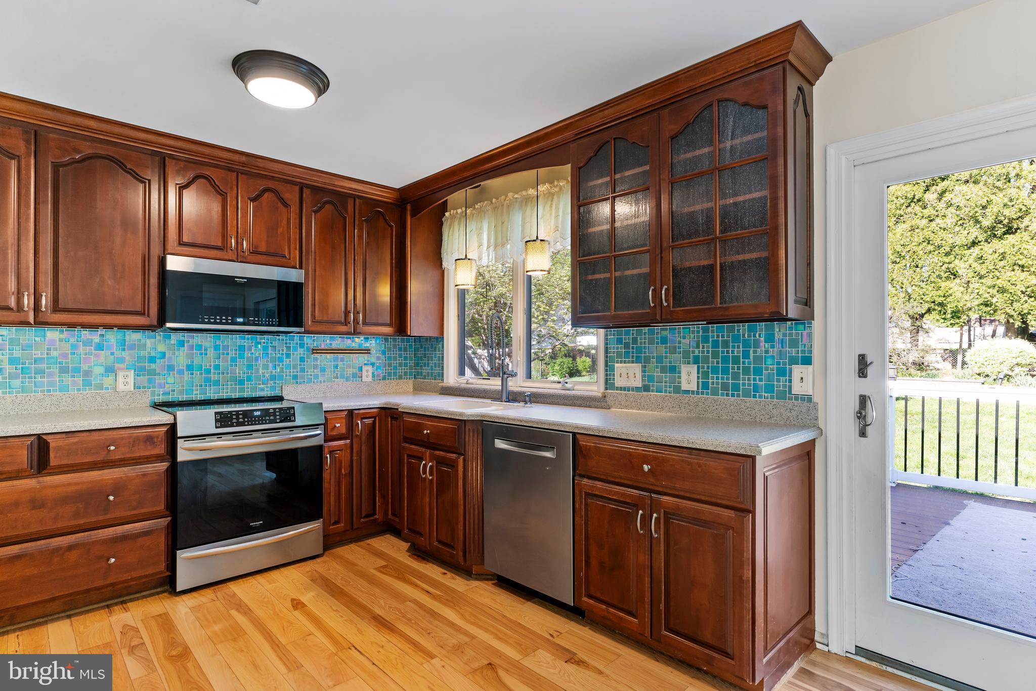 CENTER SQUARE MANOR - Residential