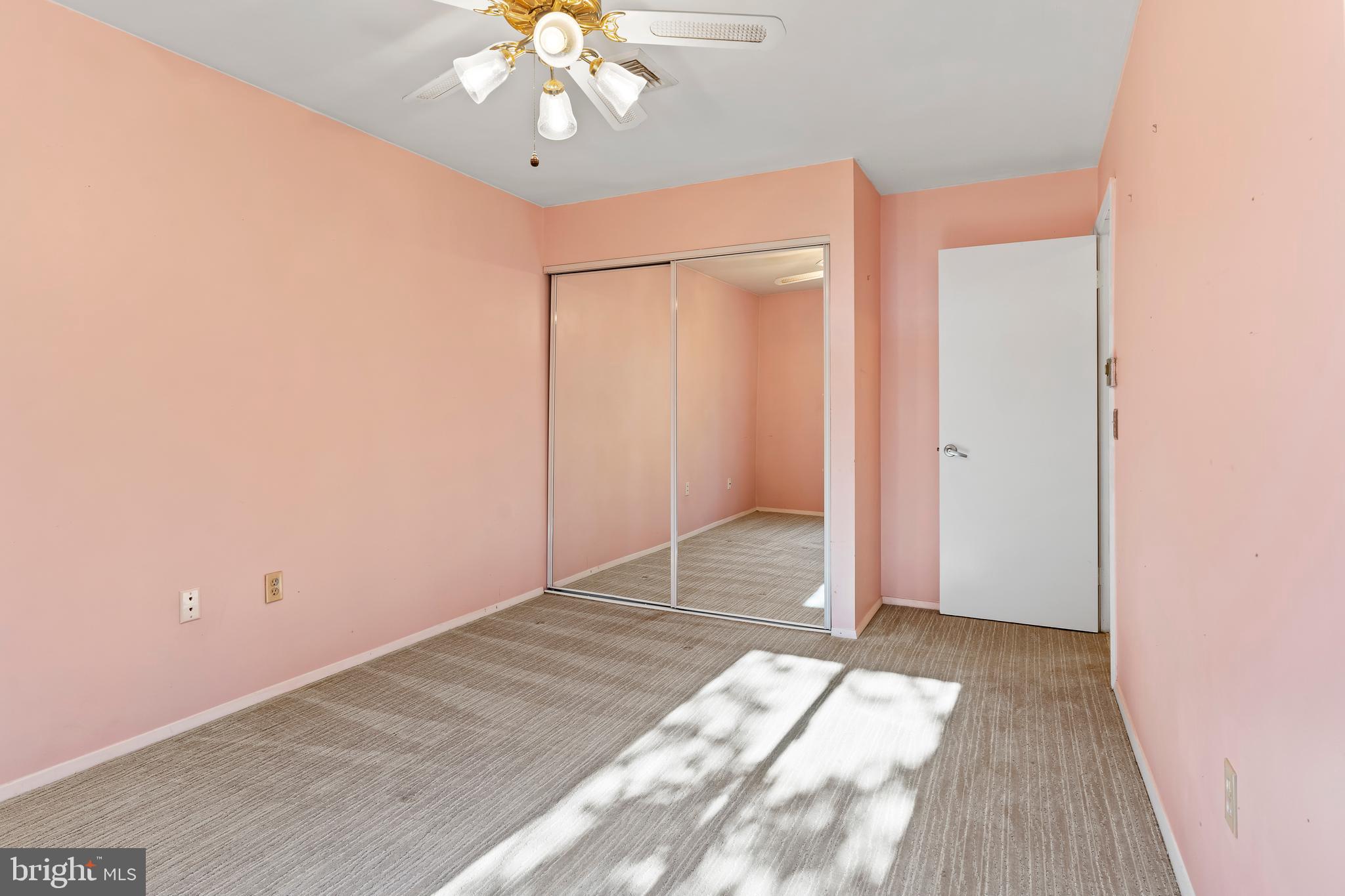 CENTER SQUARE MANOR - Residential