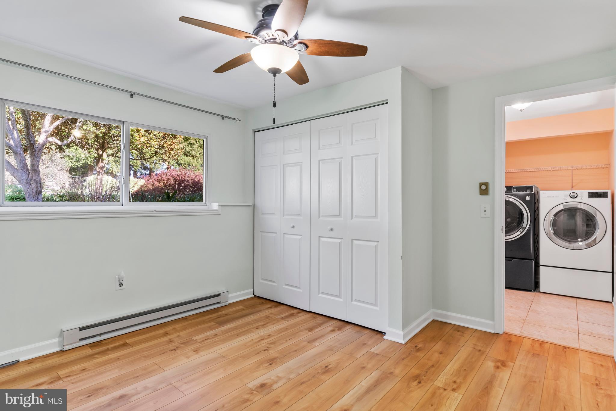 CENTER SQUARE MANOR - Residential