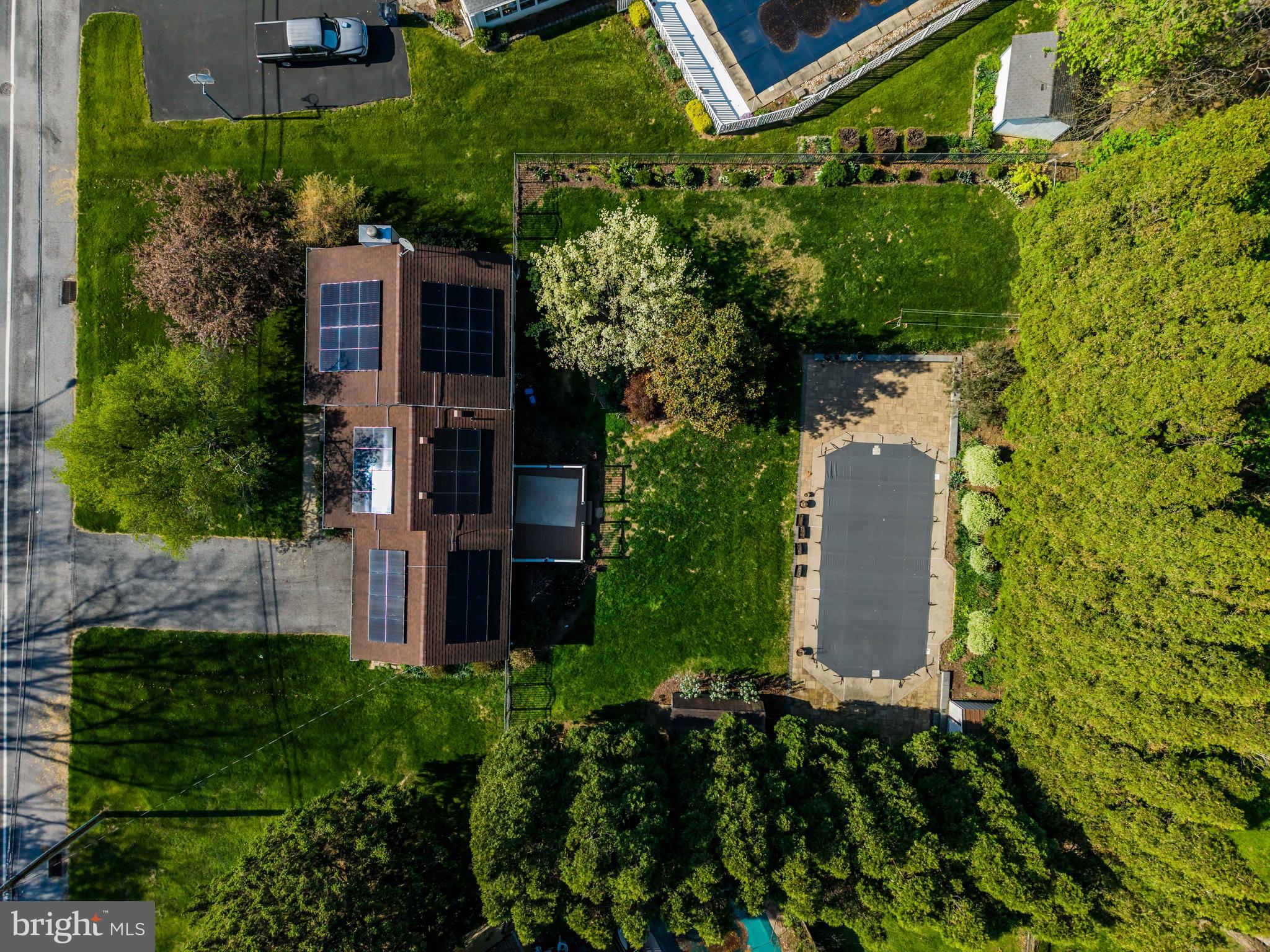 CENTER SQUARE MANOR - Residential