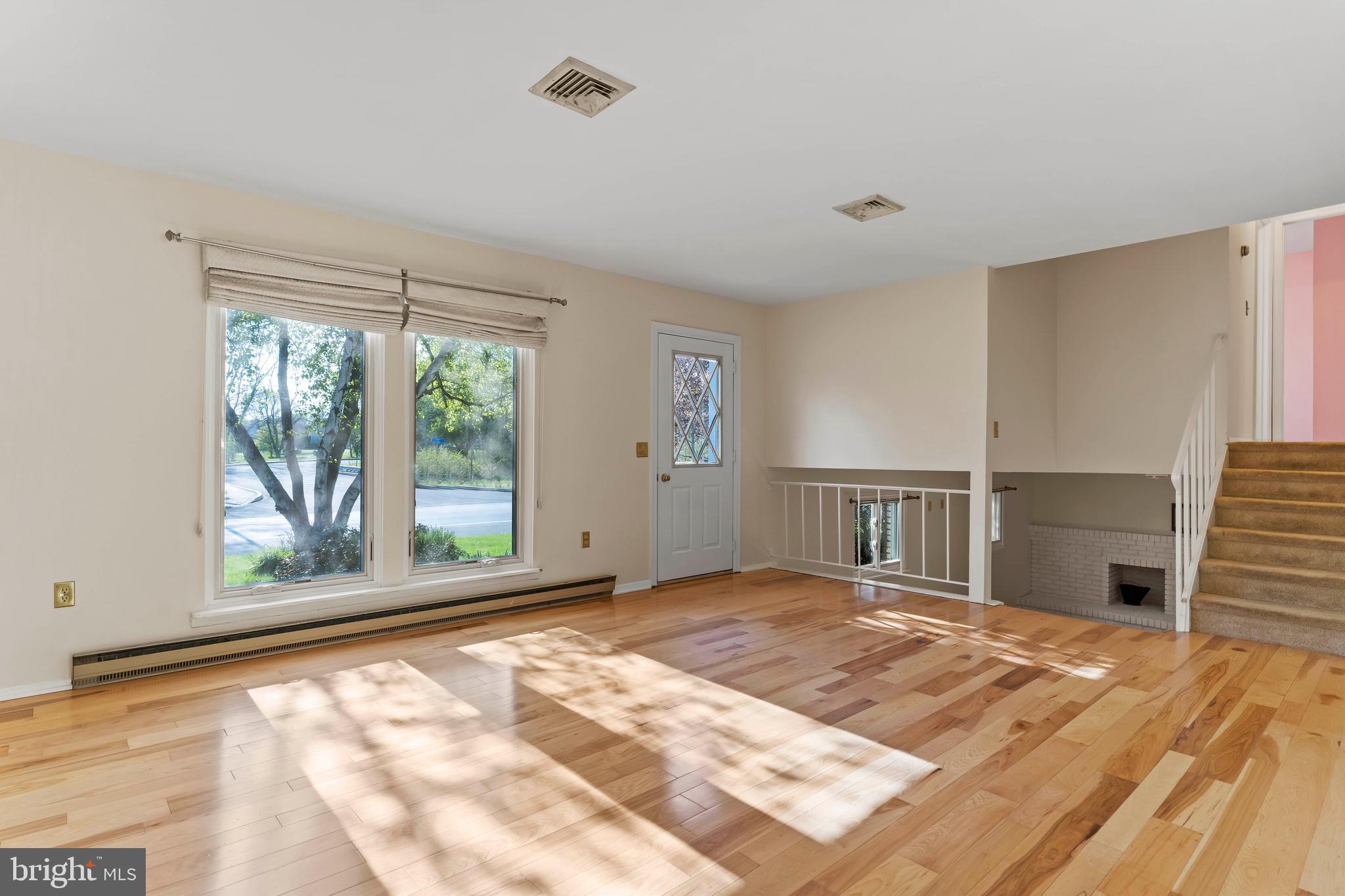 CENTER SQUARE MANOR - Residential