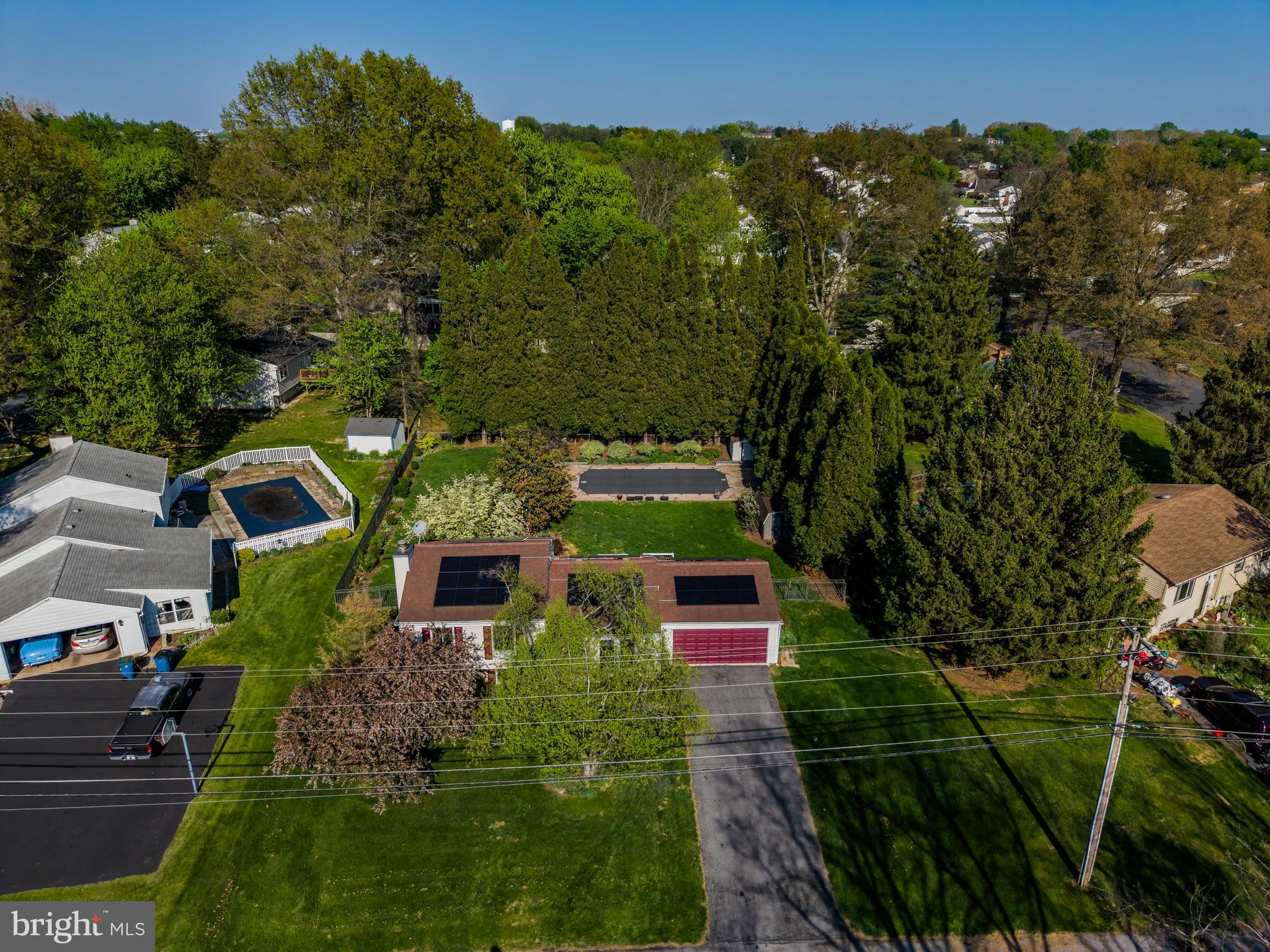 CENTER SQUARE MANOR - Residential