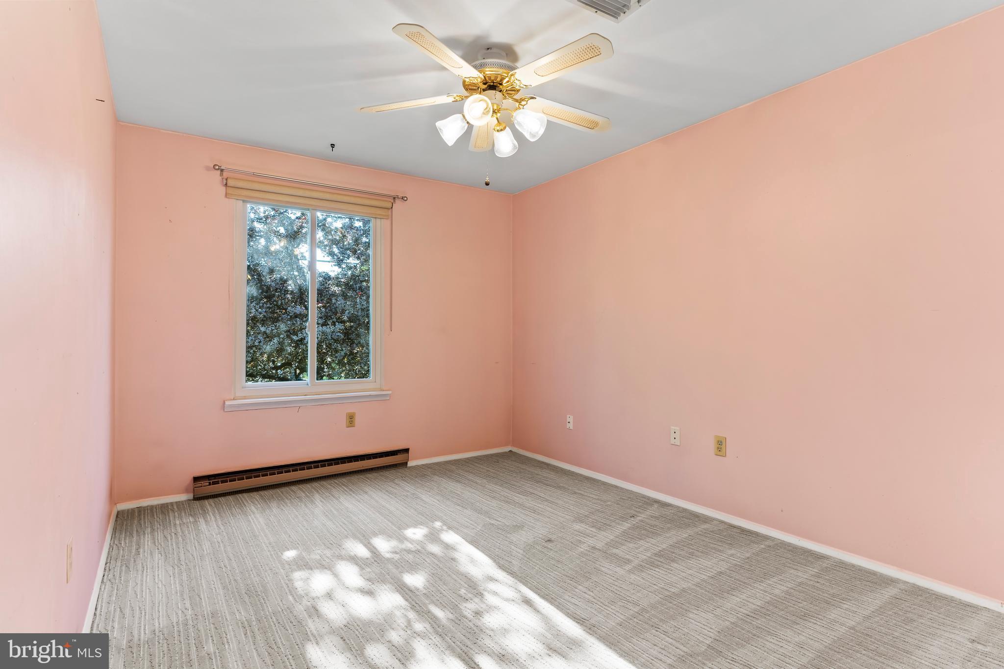 CENTER SQUARE MANOR - Residential