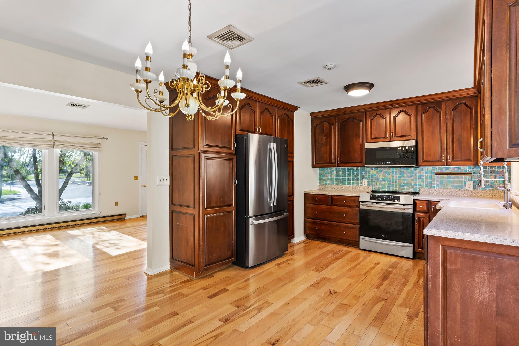 CENTER SQUARE MANOR - Residential