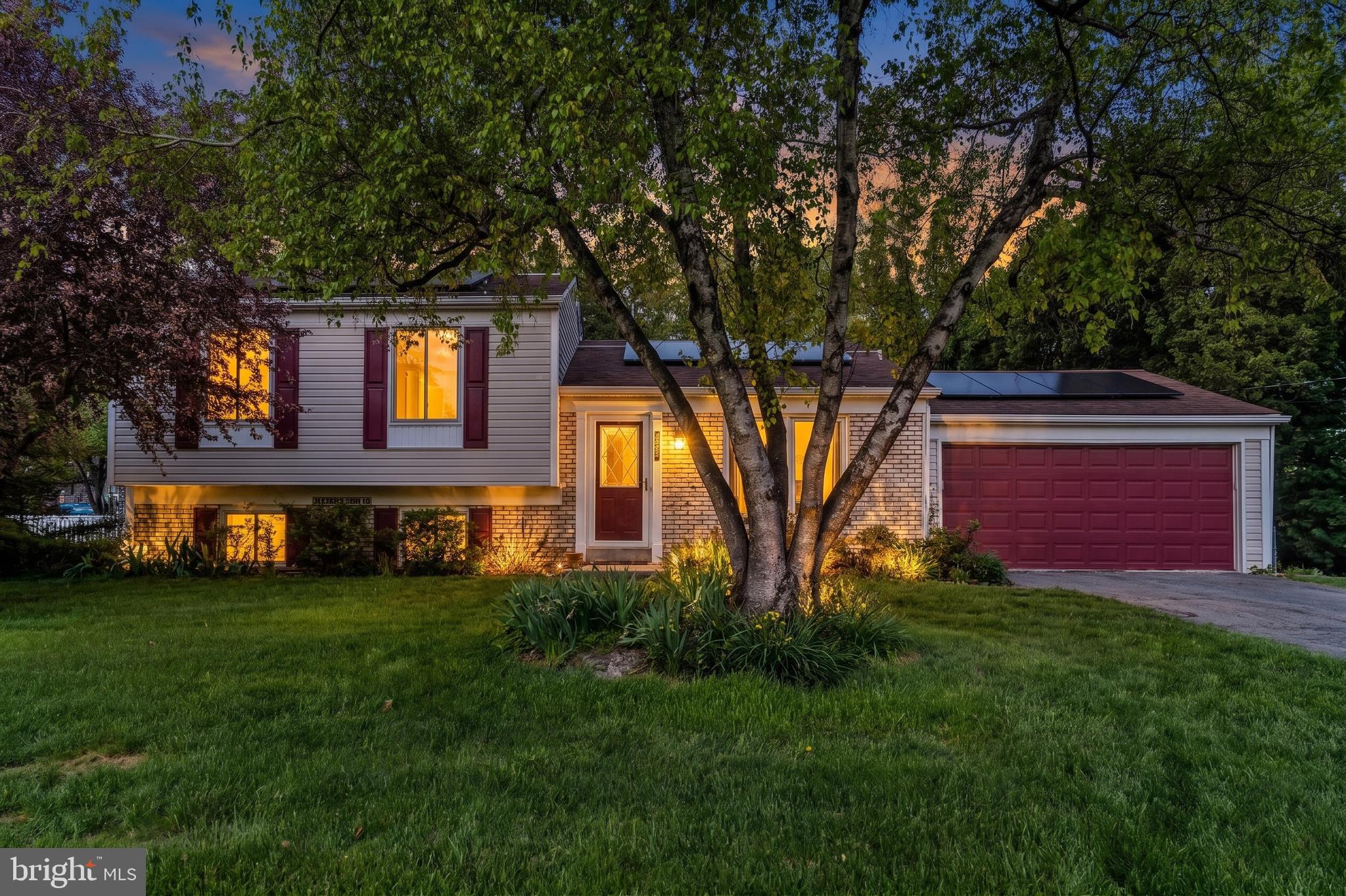 CENTER SQUARE MANOR - Residential