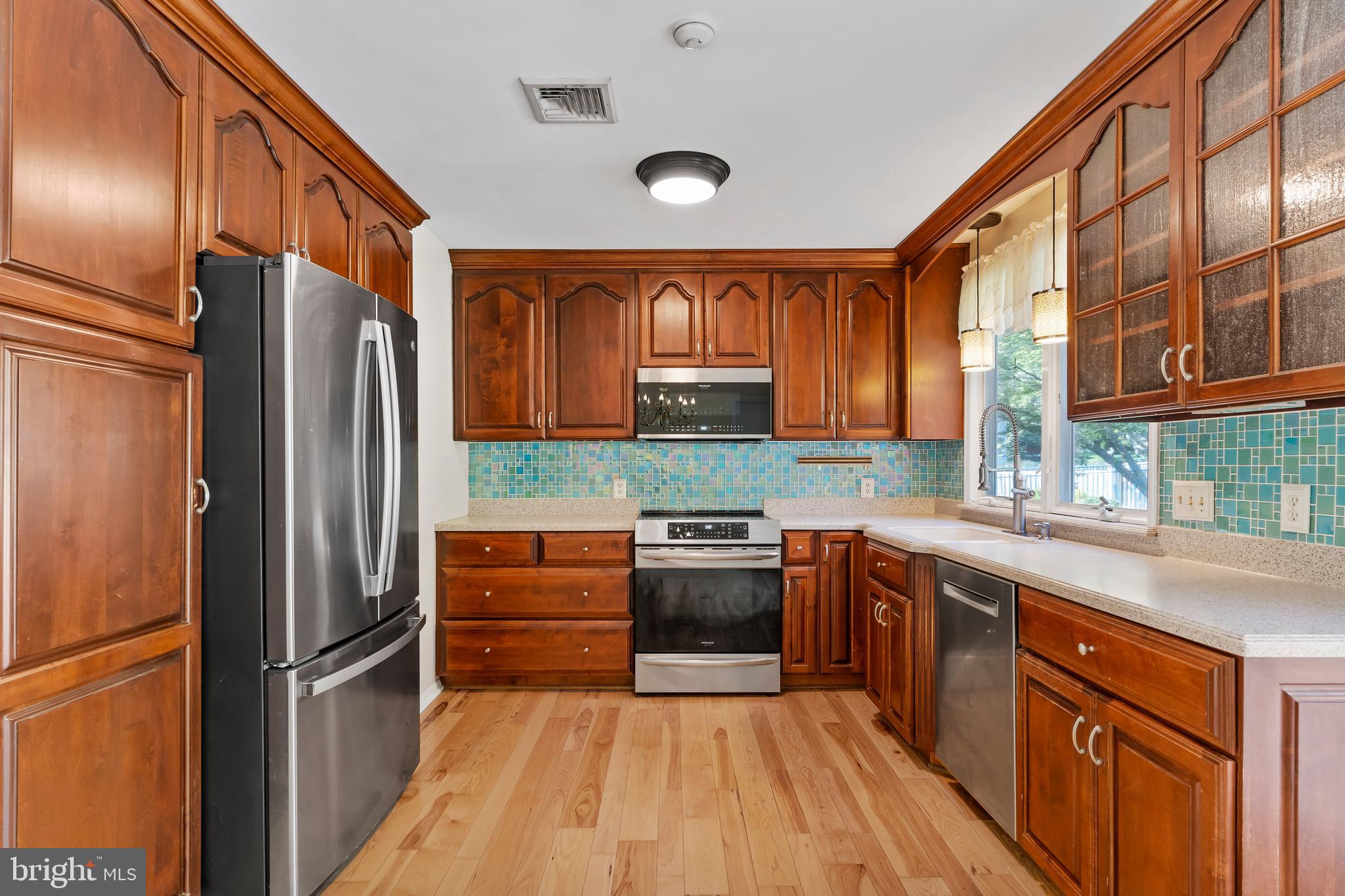 CENTER SQUARE MANOR - Residential