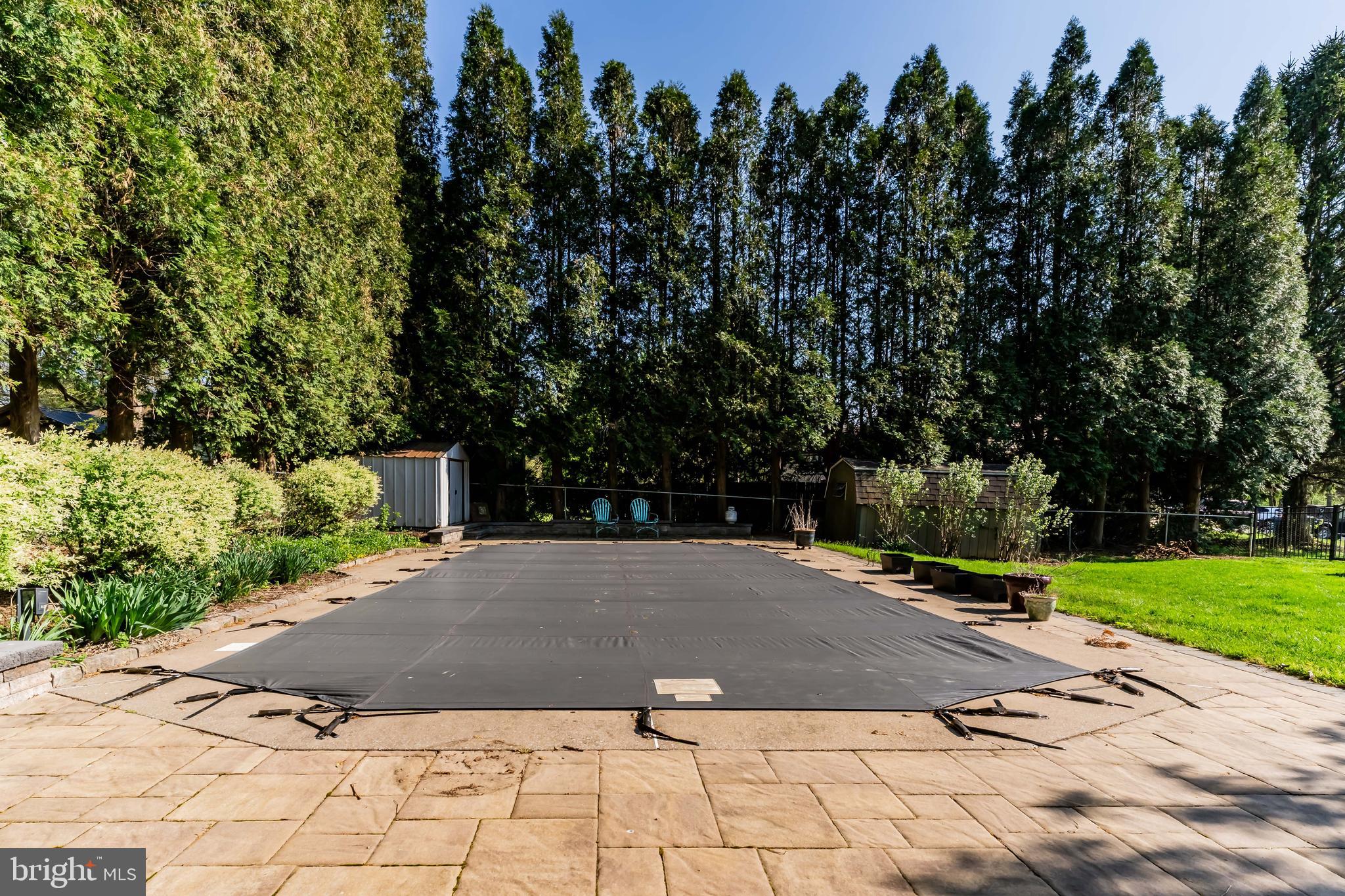 CENTER SQUARE MANOR - Residential