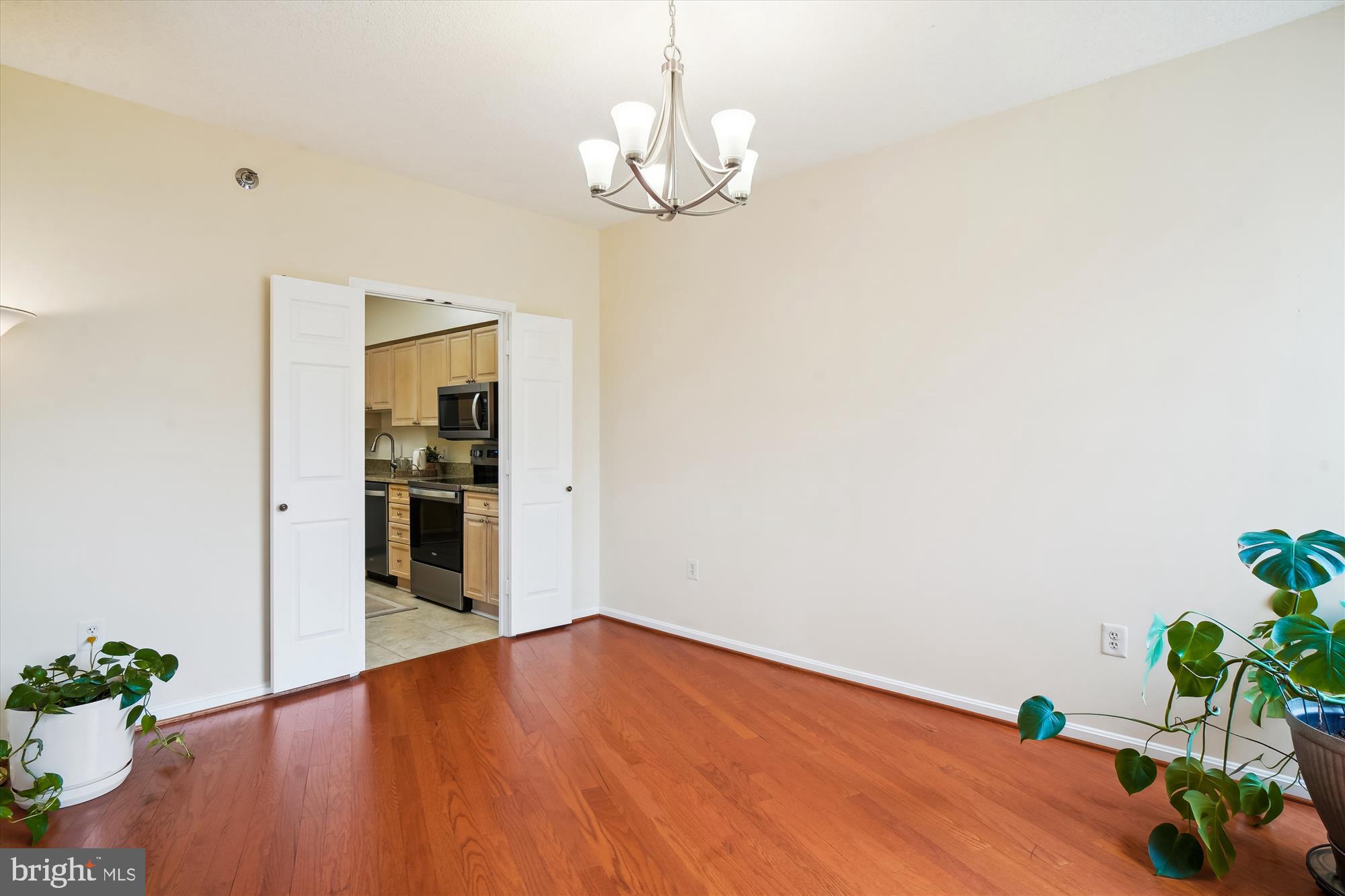 LEISURE WORLD - Residential