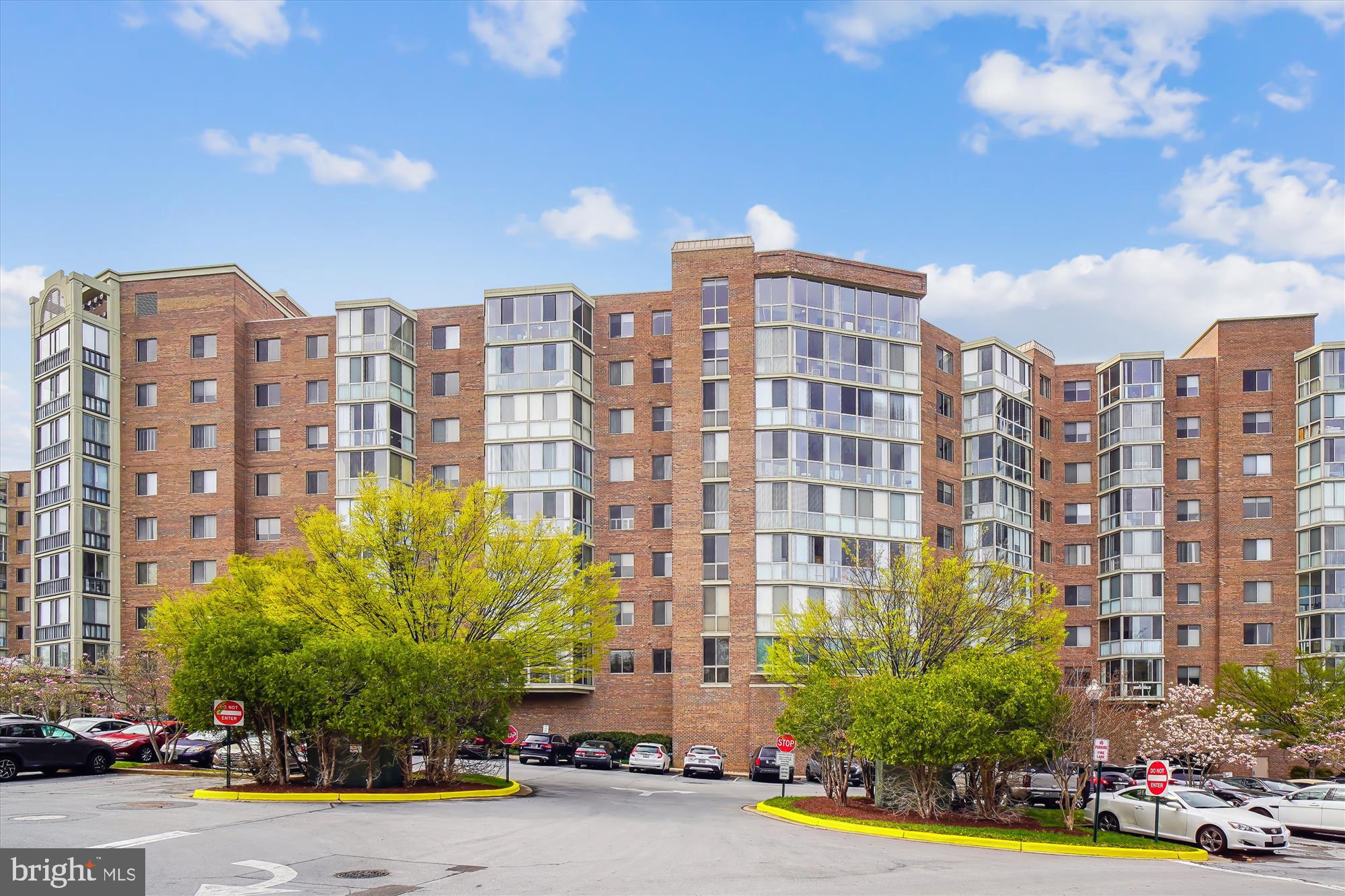 LEISURE WORLD - Residential