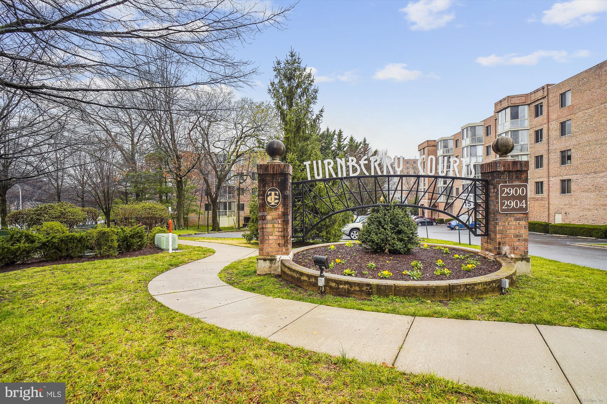 LEISURE WORLD - Residential