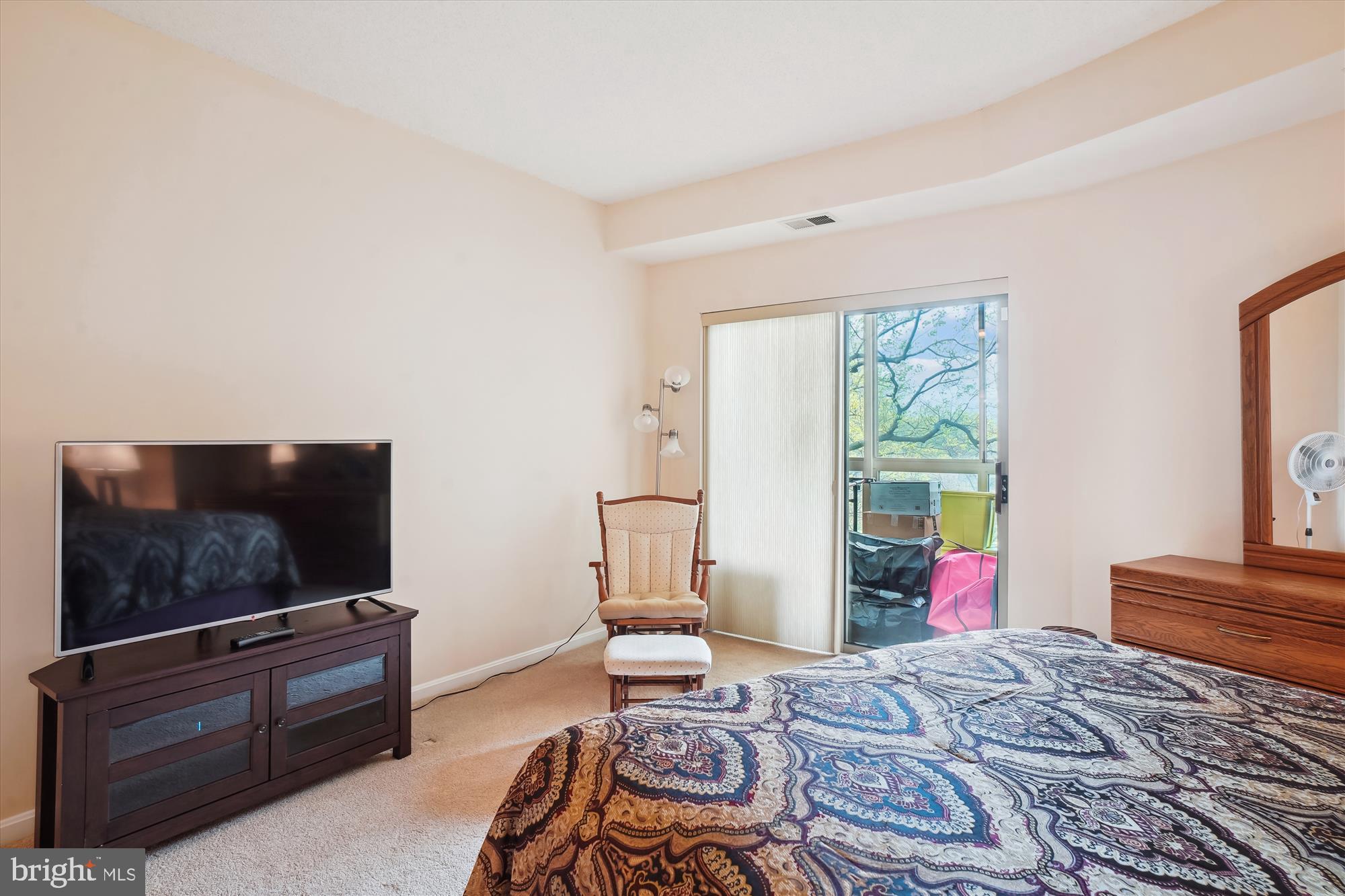 LEISURE WORLD - Residential