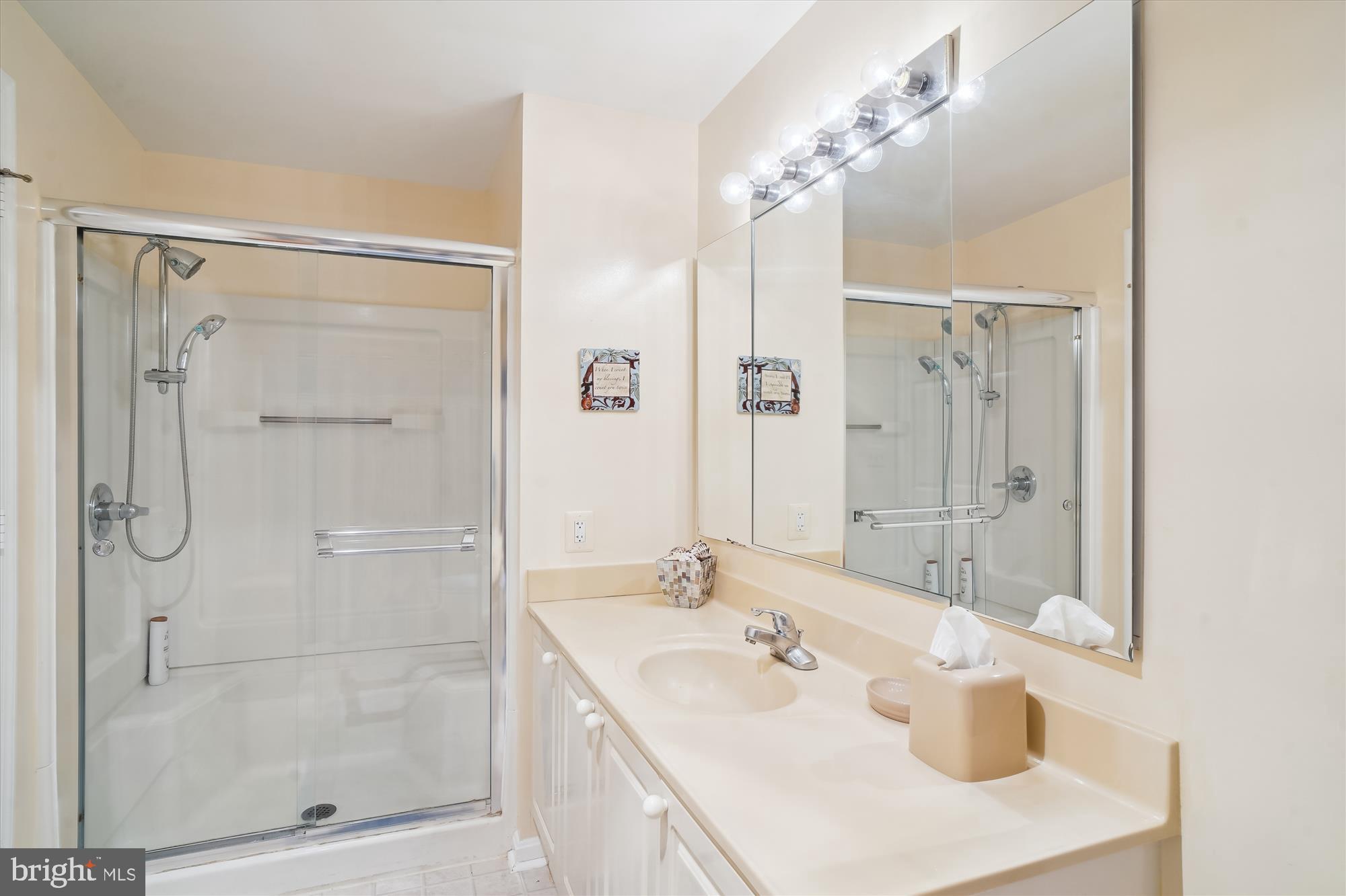 LEISURE WORLD - Residential