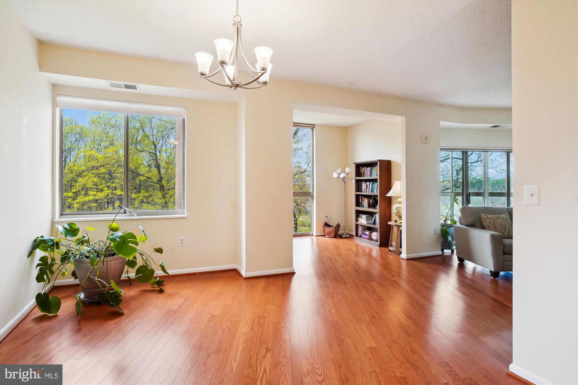 LEISURE WORLD - Residential